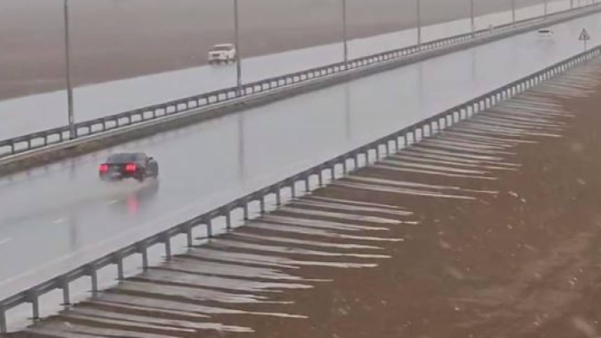 هطول أمطار غزيرة على مناطق في الإمارات