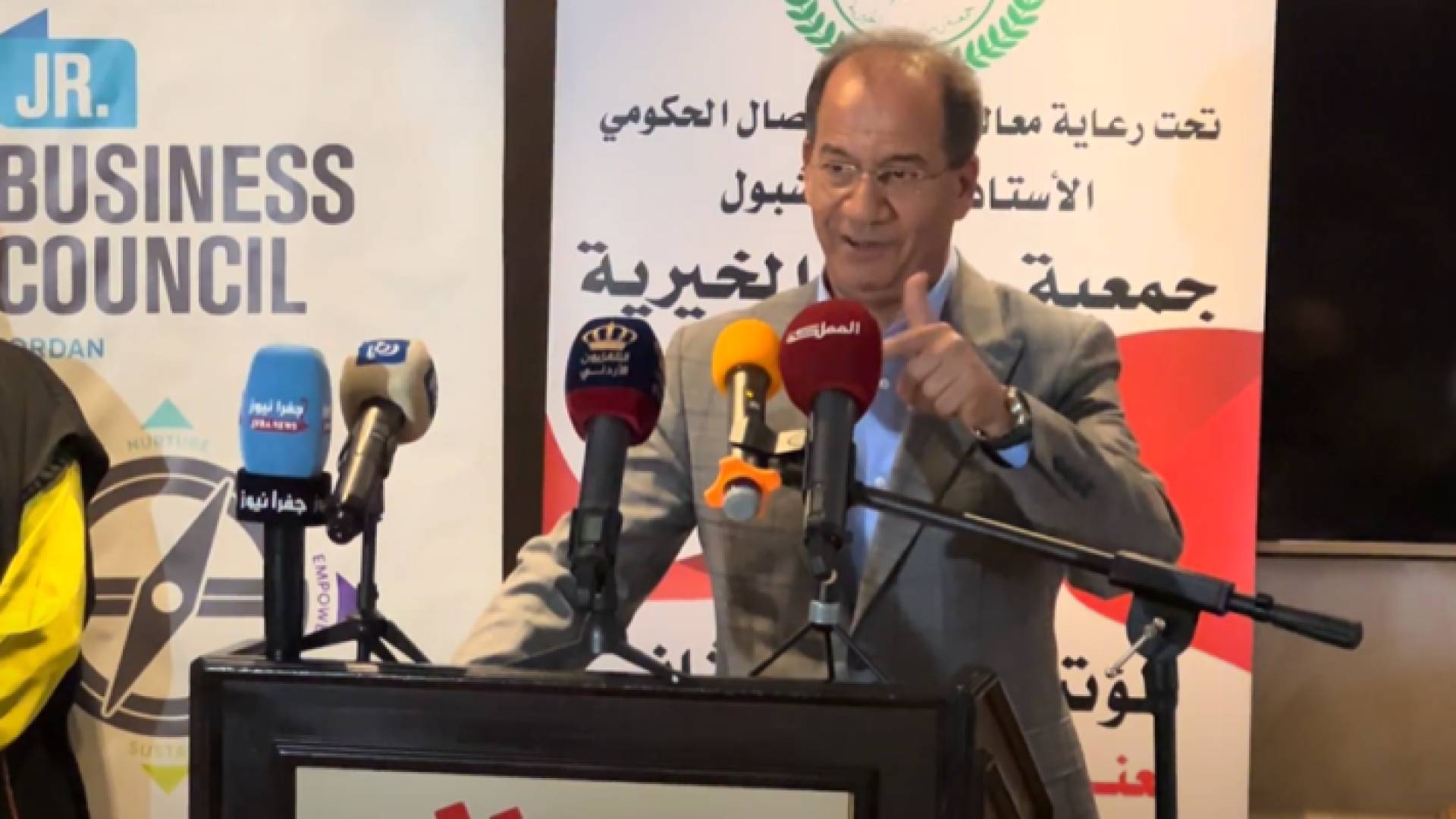 وزير الاتصال الحكومي الناطق الرسمي باسم الحكومة فيصل الشبول