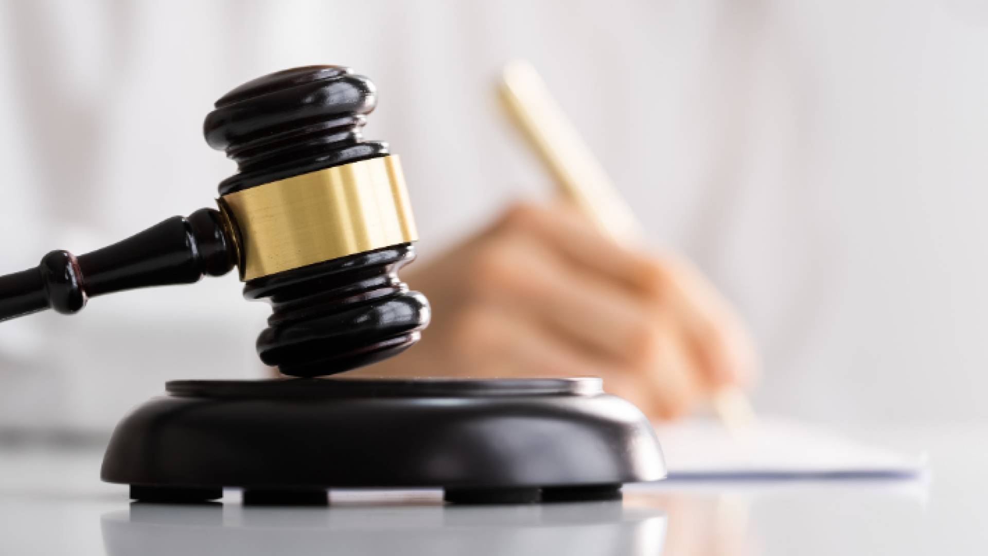 صورة تعبيرية لمطرقة قاض