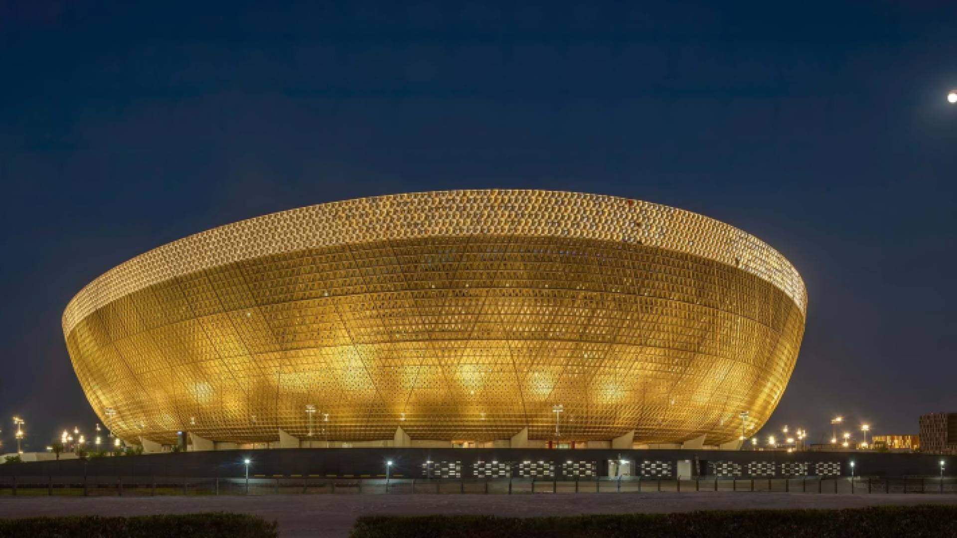 صورة ملعب لوسيل من الخارج