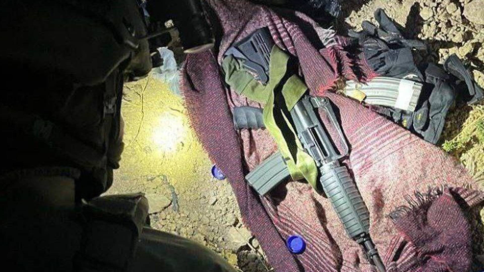 الأسلحة التي زعم الاحتلال بضبطها