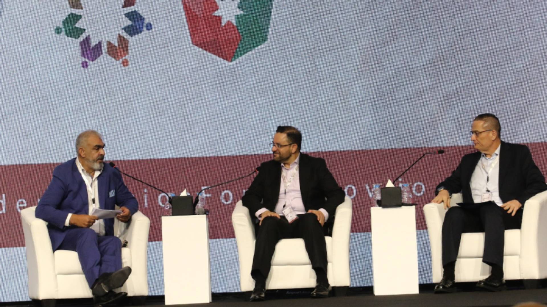 وزير المالية خلال فعاليات الملتقى الحكومي "عام على التحديث"