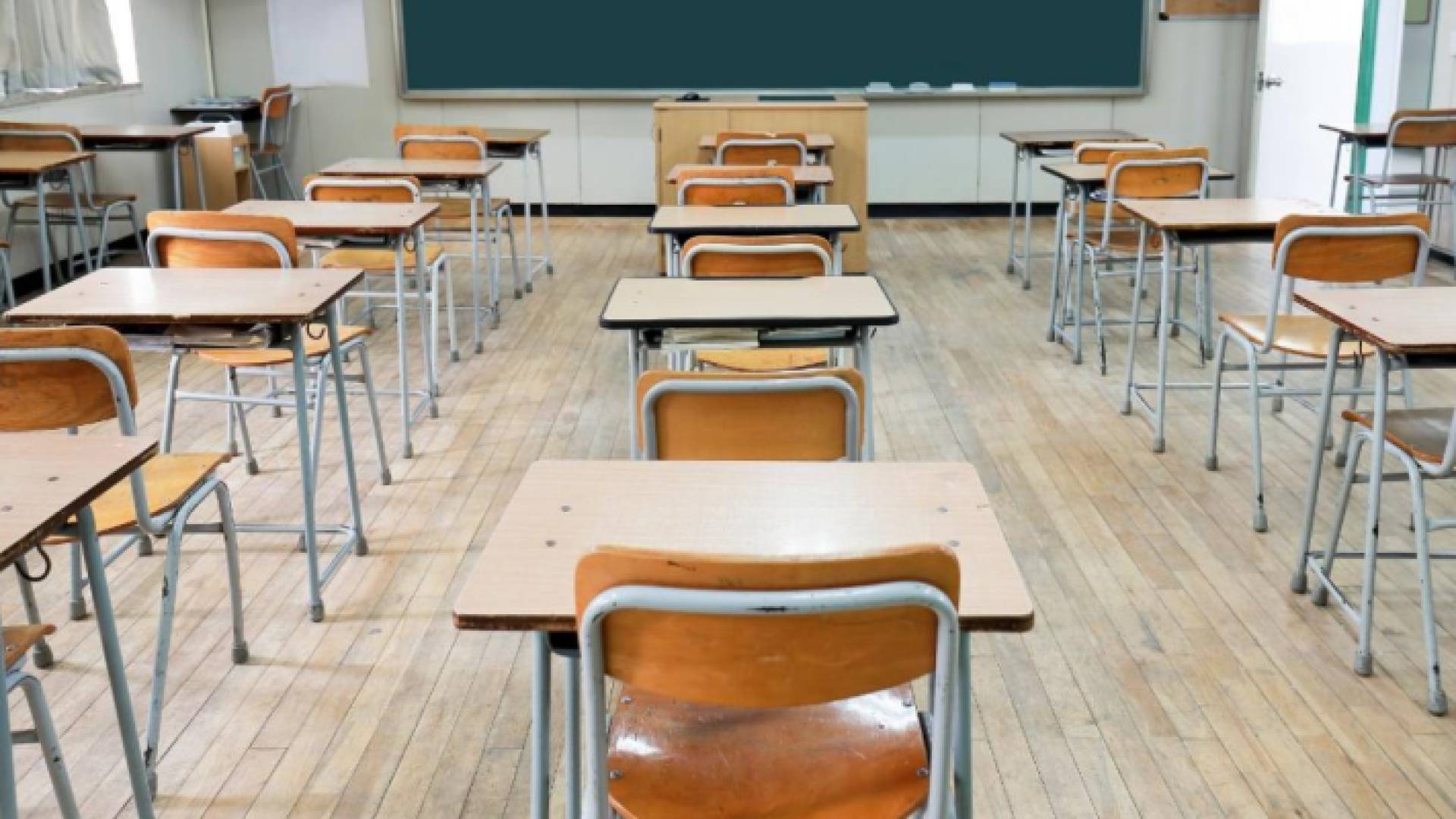 مقاعد مدرسة خاصة