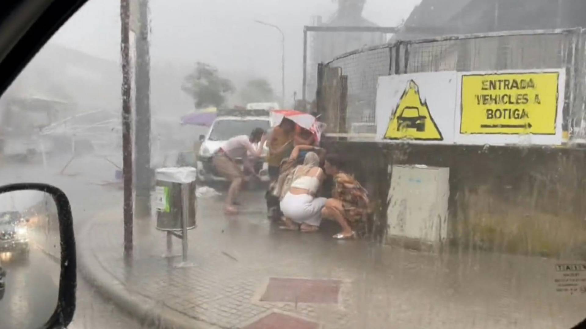 عاصفة تضرب اسبانيا