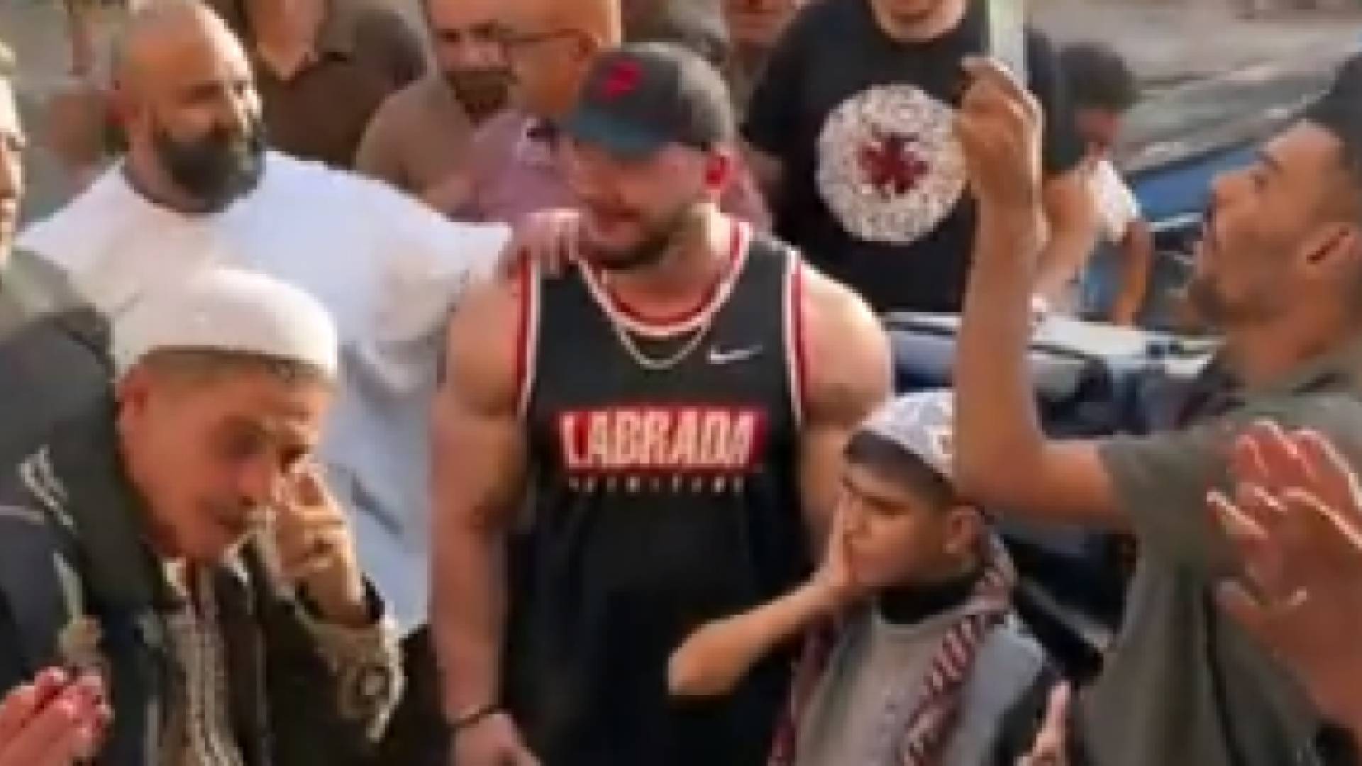 استقال البطل العالمي هانتر لابرادا في المفرق