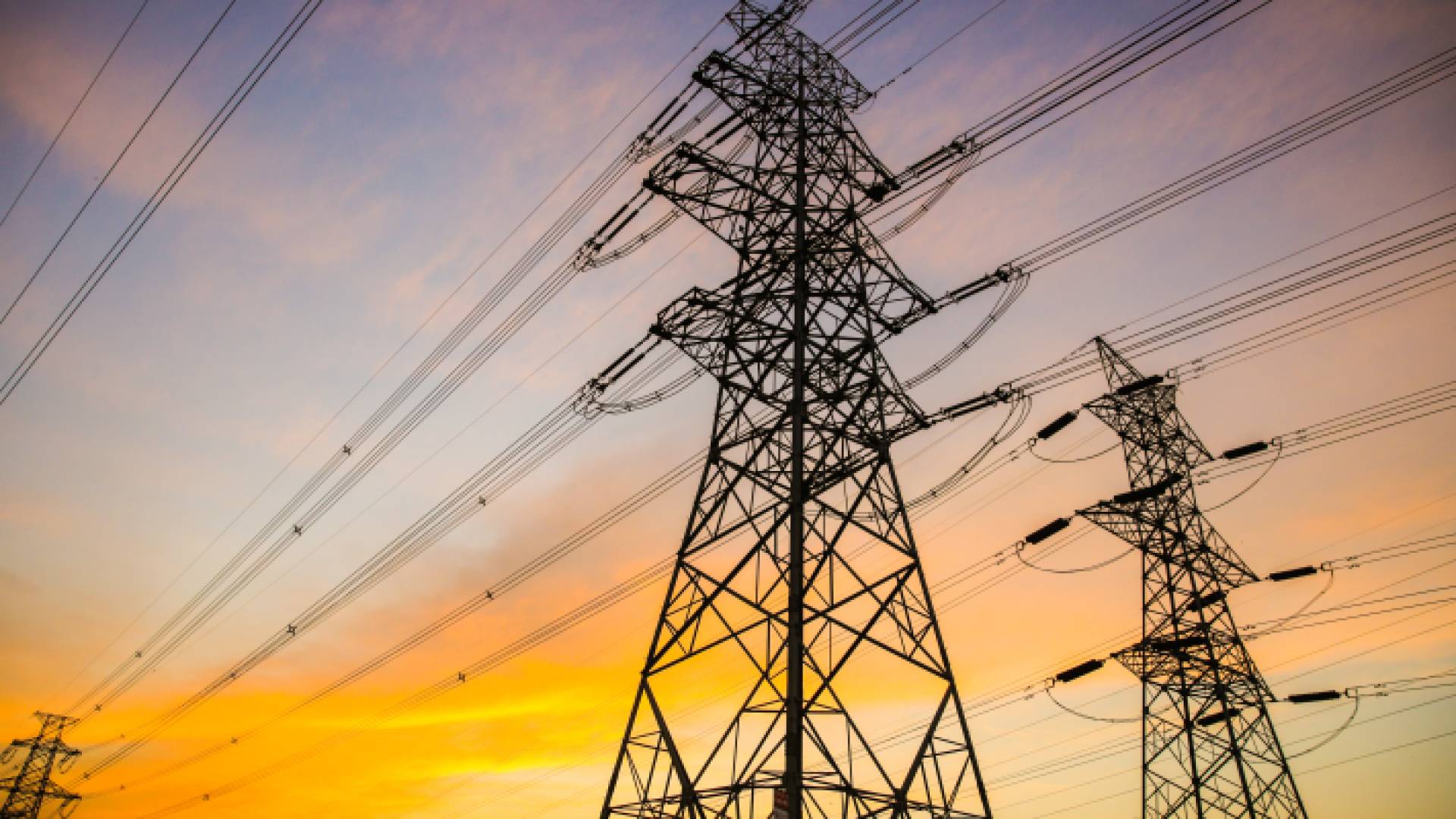 أعمدة كهرباء