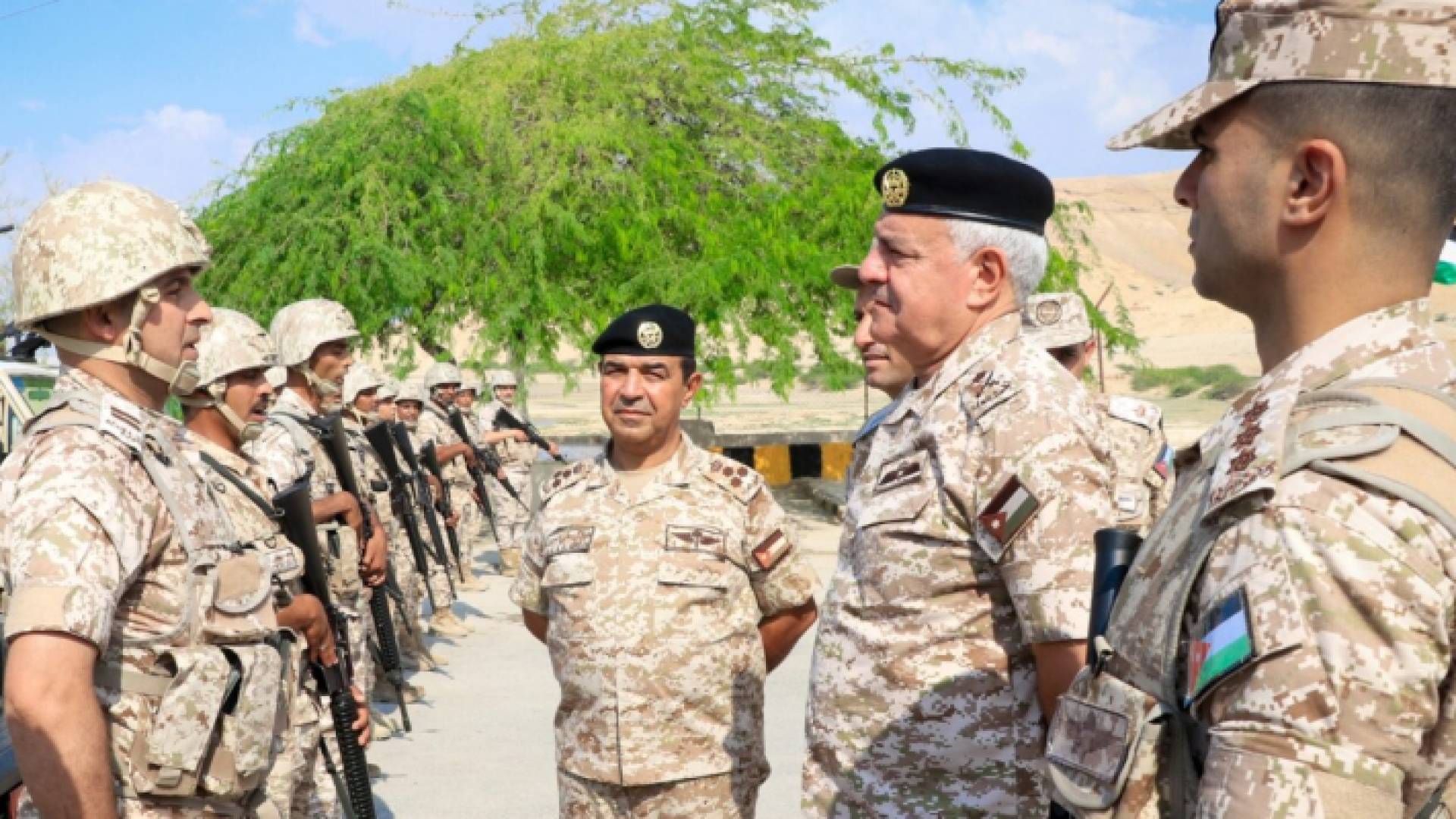 رئيس هيئة الأركان المشتركة اللواء الركن يوسف أحمد الحنيطي