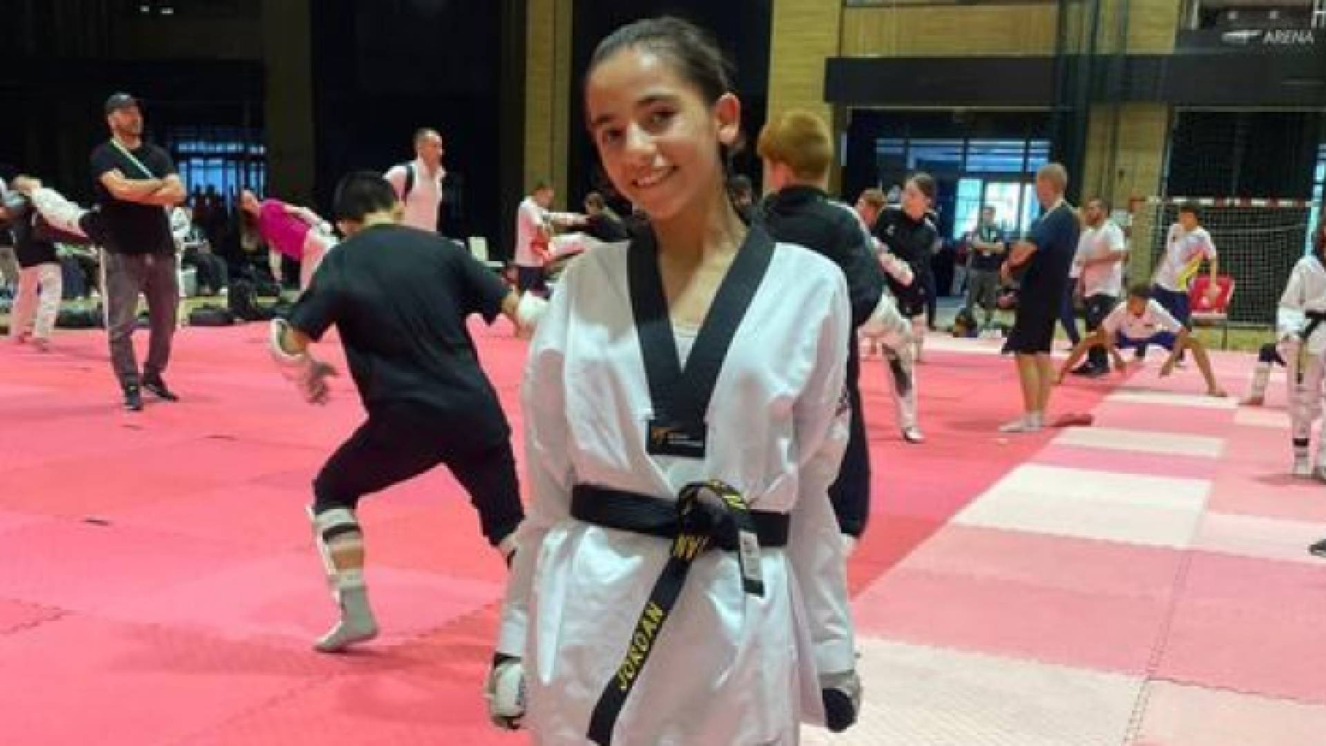 صفاء عنيزات