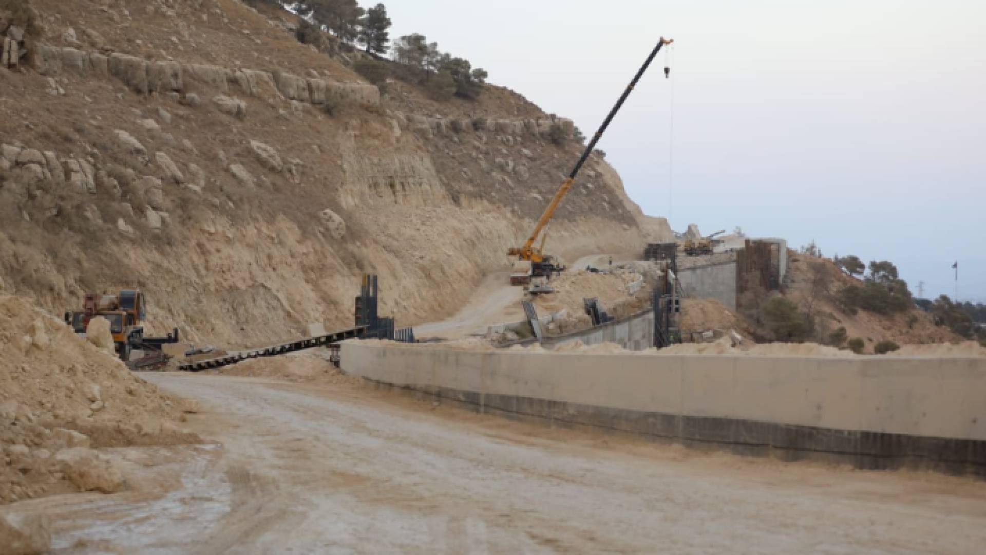 مشروع إعادة تأهيل طريق السلط-العارضة