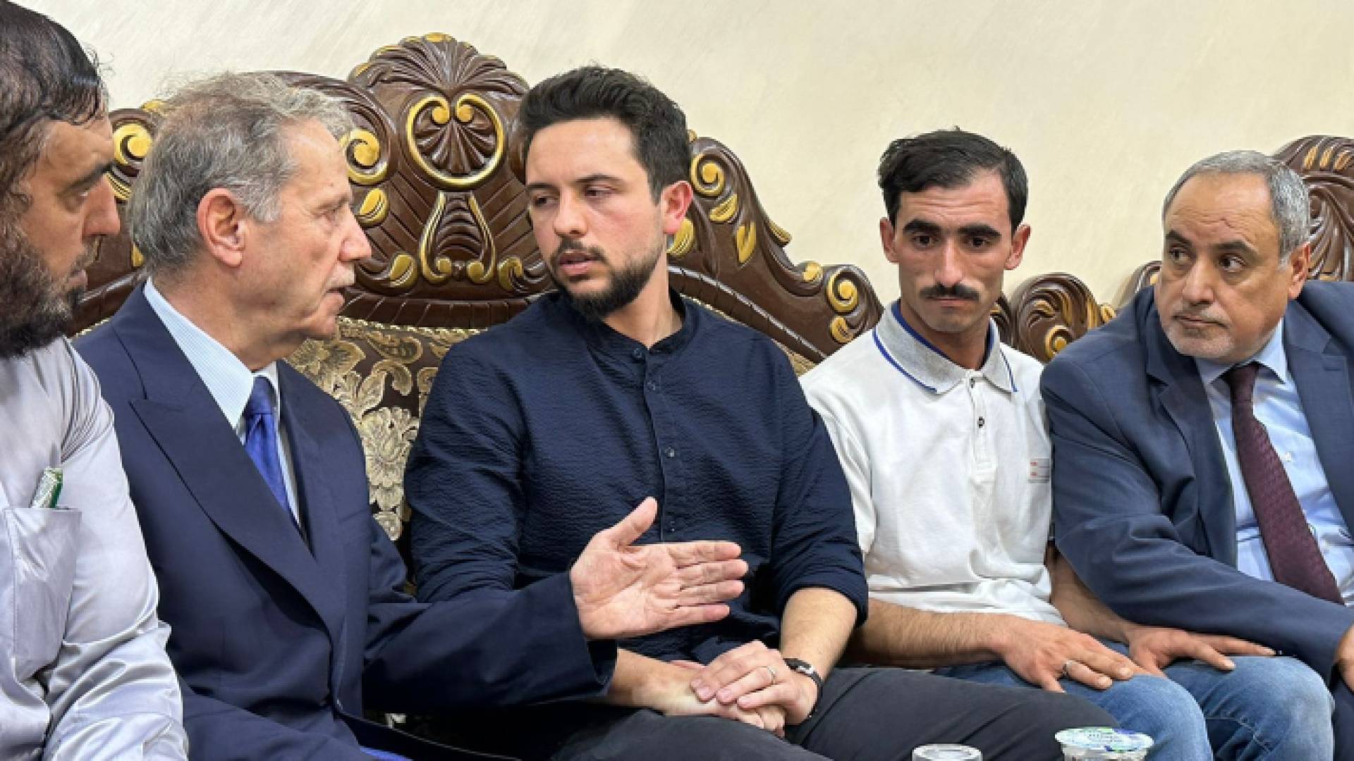 ولي العهد في بيت عزاء الفناطسة