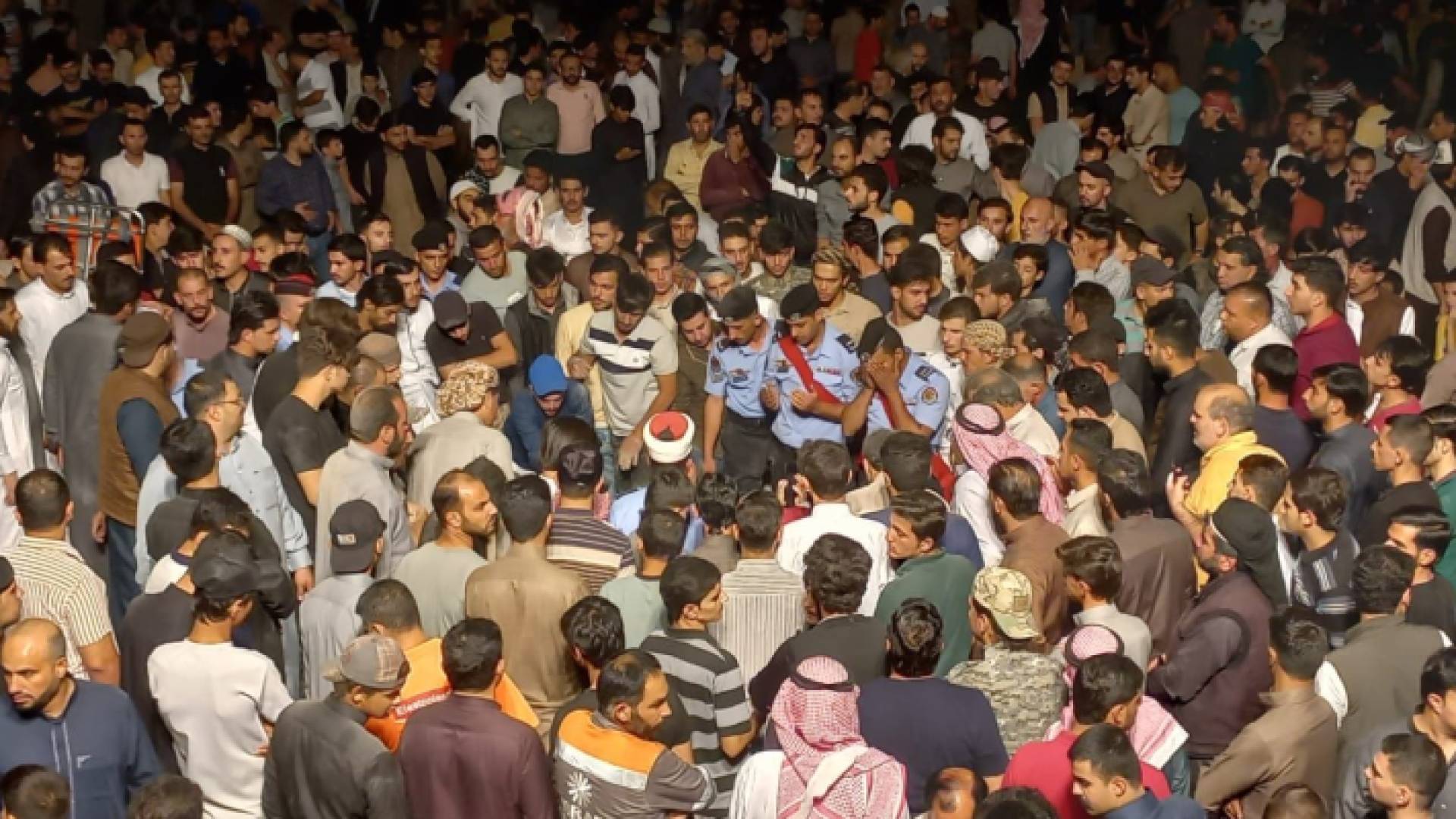 ألالاف يشيعون عريس معان حمزة الفناطسة