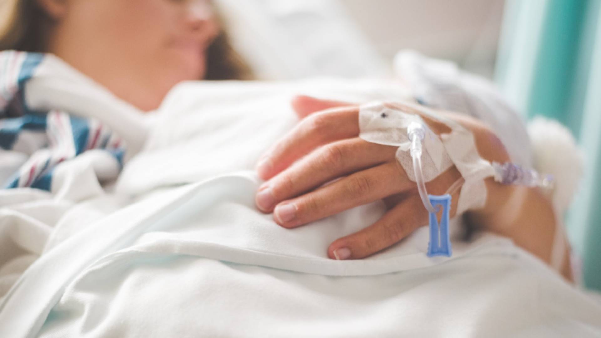 صورة تعبيرية ليدة تتلقى العلاج