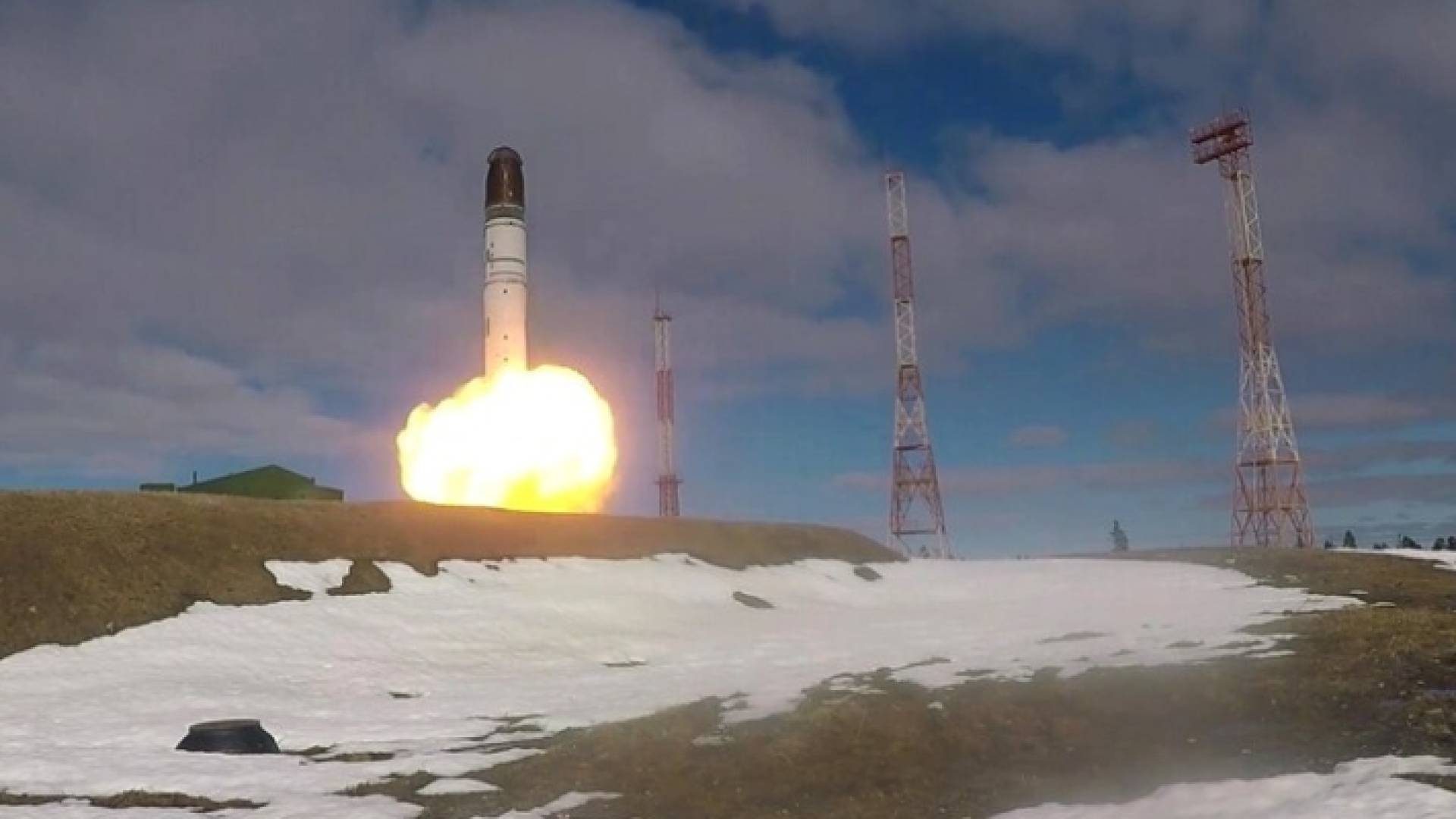 صورة أرشيفية لصاروخ