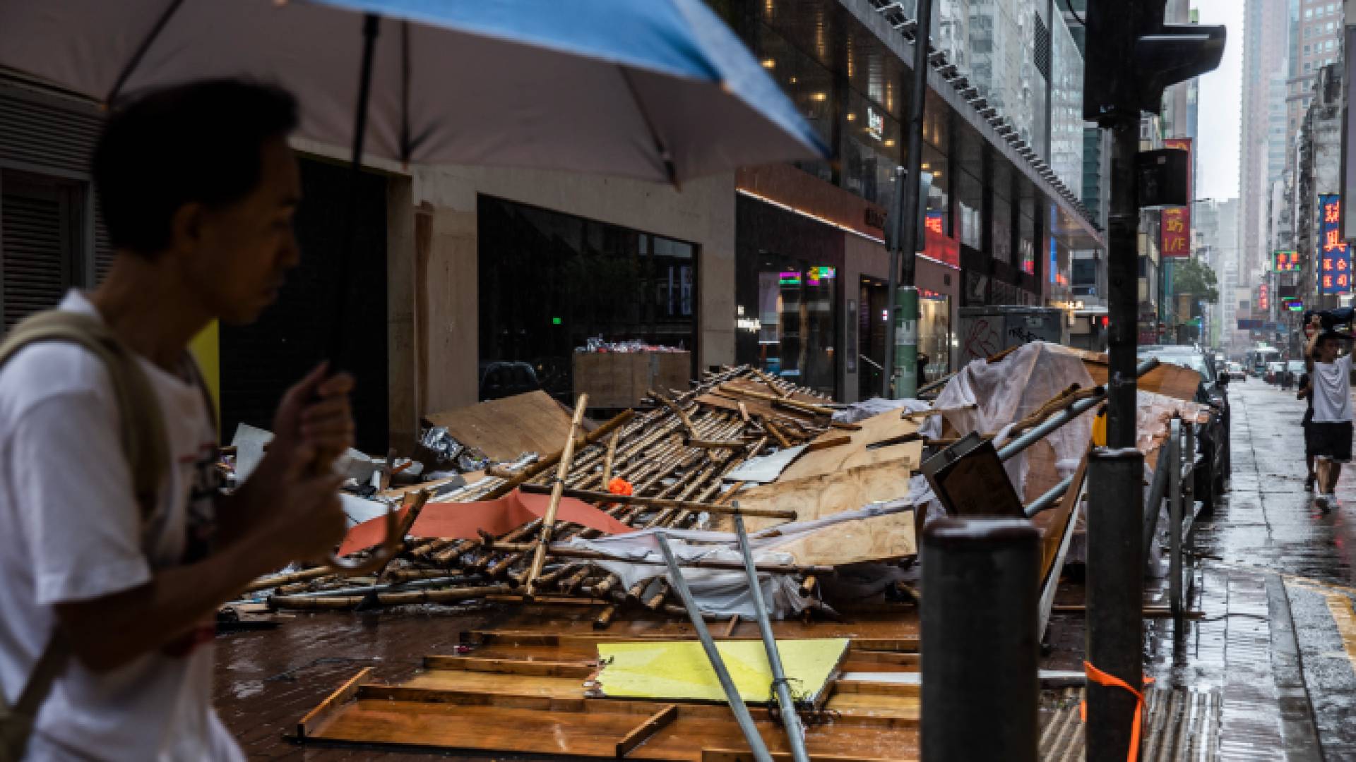 أضرار إعصار ساولا في هونغ كونغ