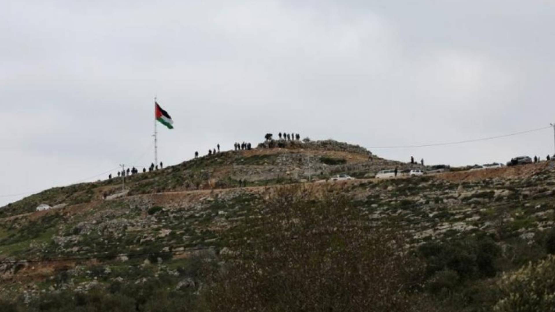 اختحام عشرات المستوطنين لجبل صبيح حنوب نابلس