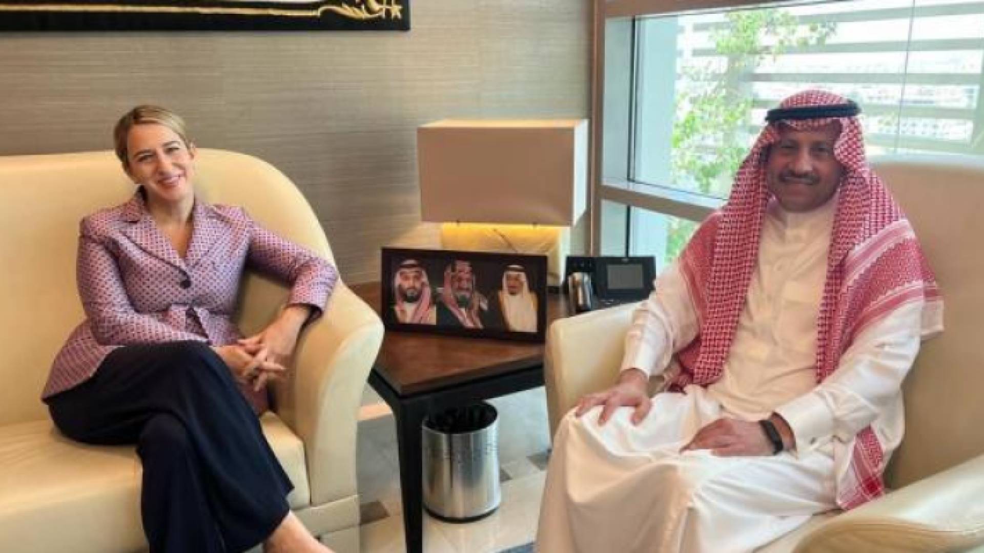 السفير ان لدى الأردن السعودي نايف السديري والأمريكية يائل لمبرت