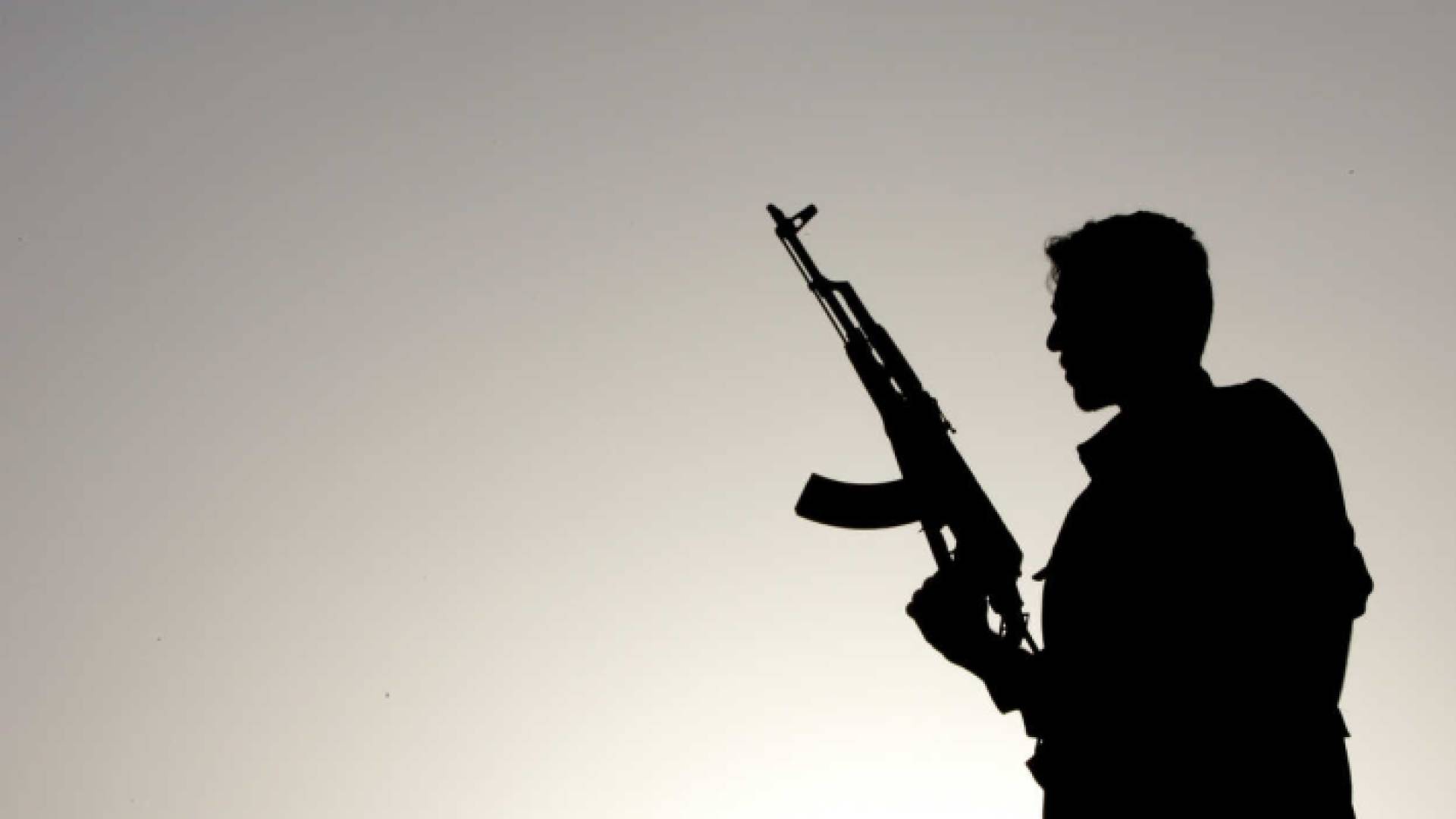 إطلاق العيارات النارية