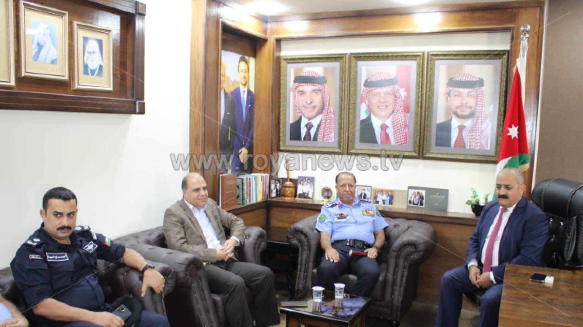 مدير شرطة إربد عمر الكساسبة ومحافظها رضوان العتوم وعدد من المسؤولين