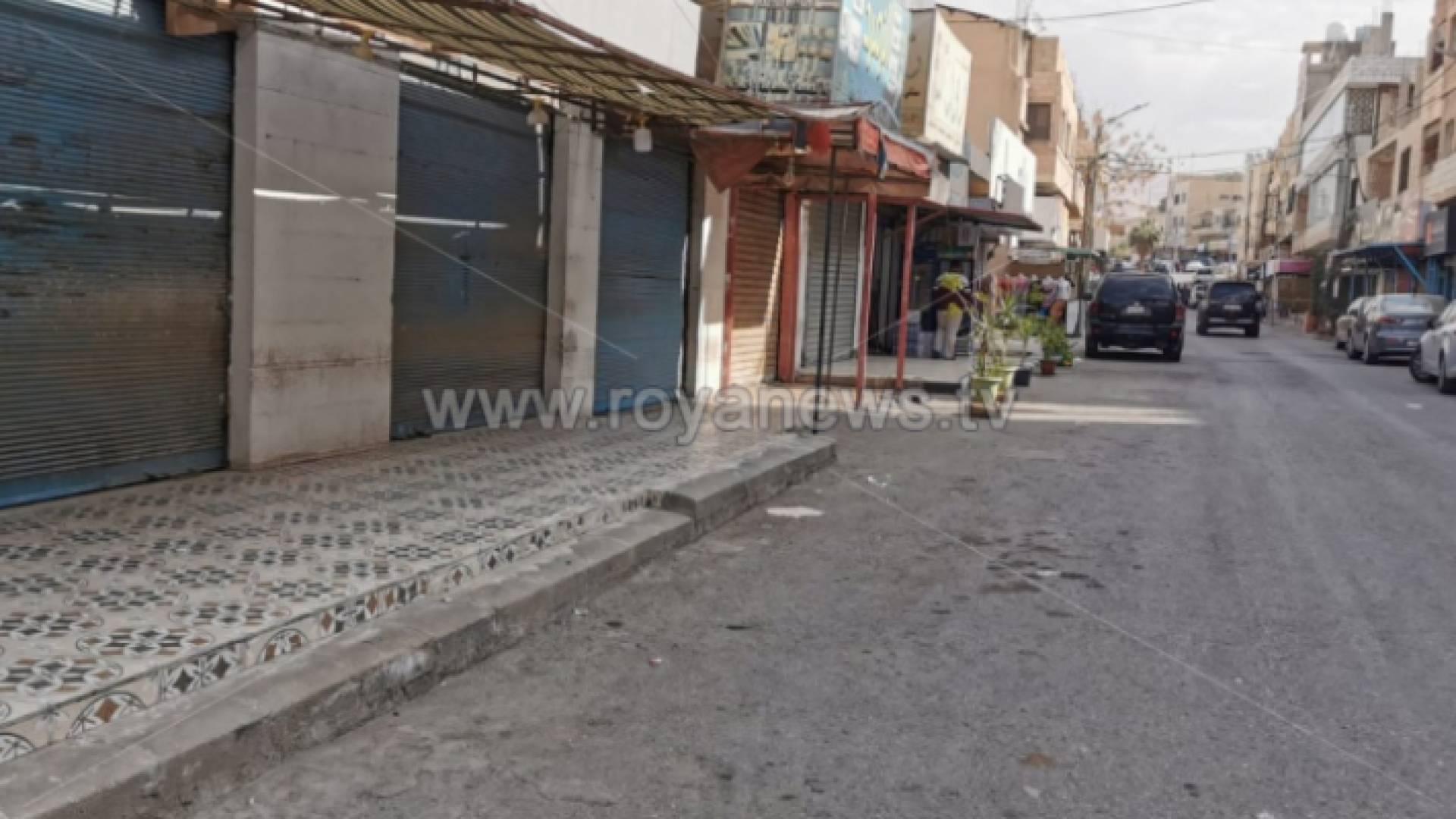 صورة أرشيفية لمحال تجارية مغلقة في العاصمة عمان