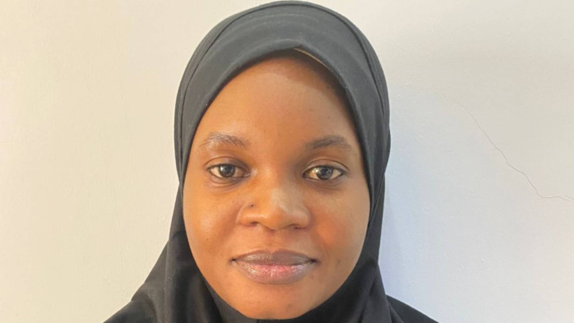 العاملة المنزلية عائشة التي خرجت من منزل كفيلتها في عمان