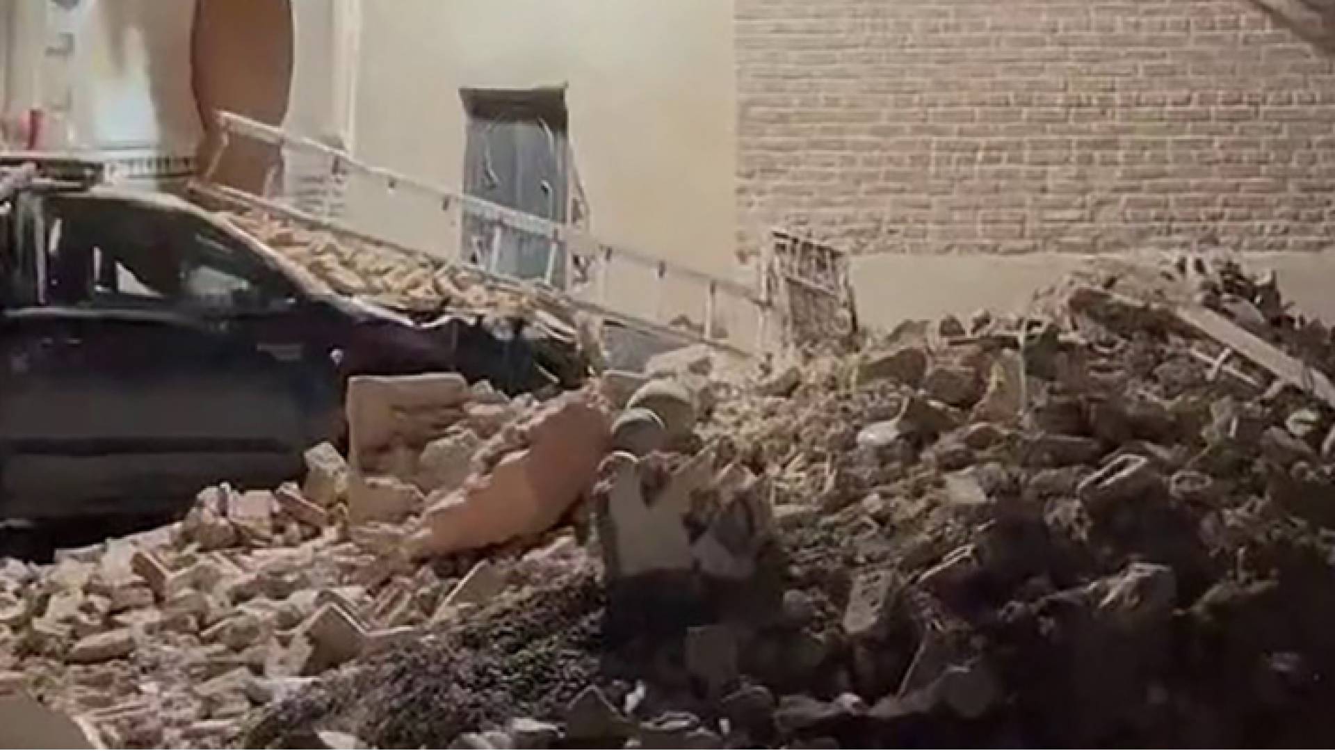 آثار الزلزال الذي ضرب المغرب فجر السبت