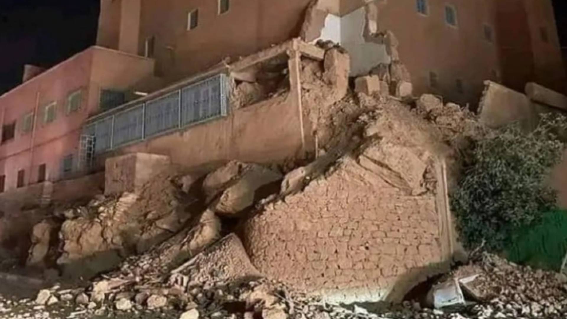 آثار الزلزال المدمر في المغرب