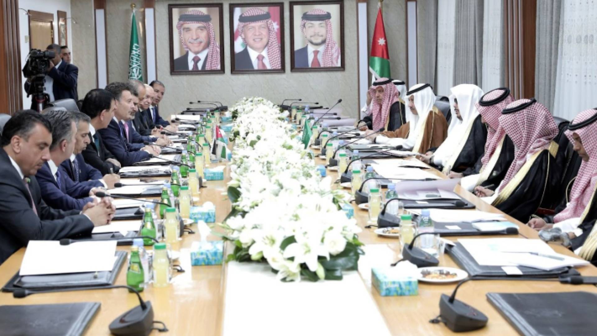 جانب من مباحثات مجلس النواب الأردني ومجلس الشورى السعودي