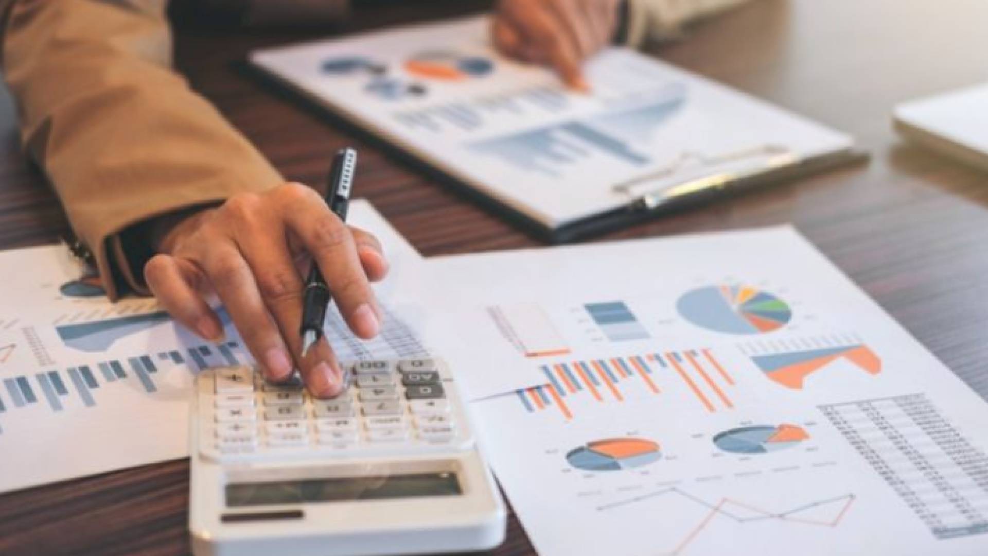 صورة تعبر عن الموازنة العامة