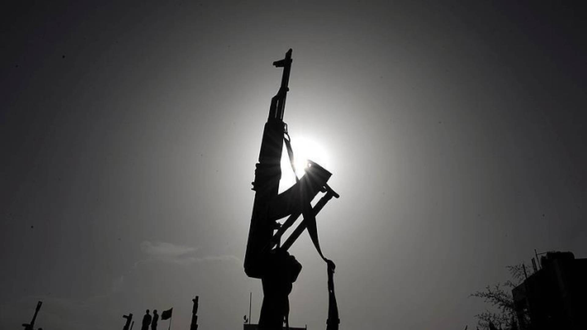 صورة تعبر عن إطلاق العيارات النارية