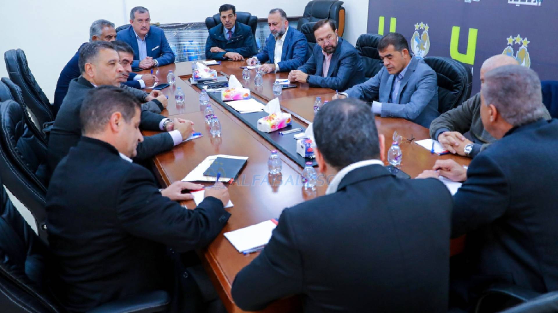 اجتماع رؤساء الأندية في مقر النادي الفيصلي