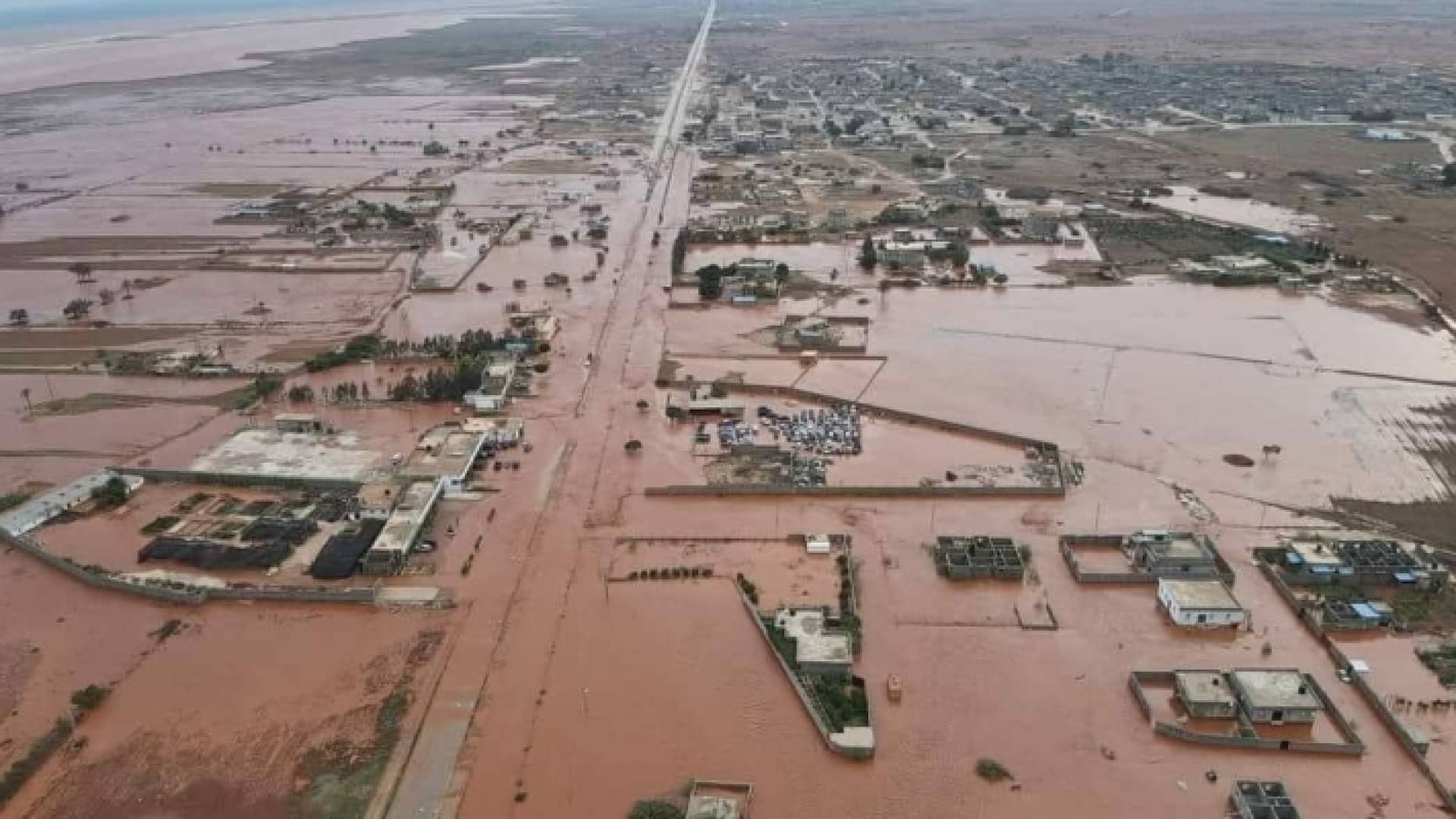 الصورة من الفياضانات في ليبيا