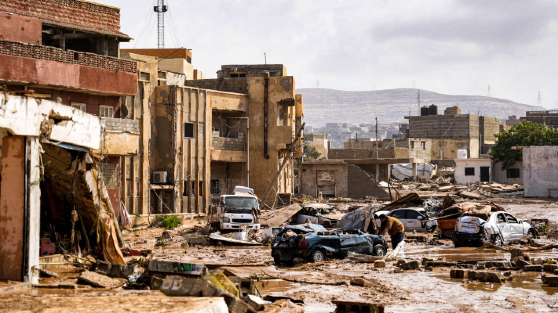 دمار خلفه إعصار دانيال