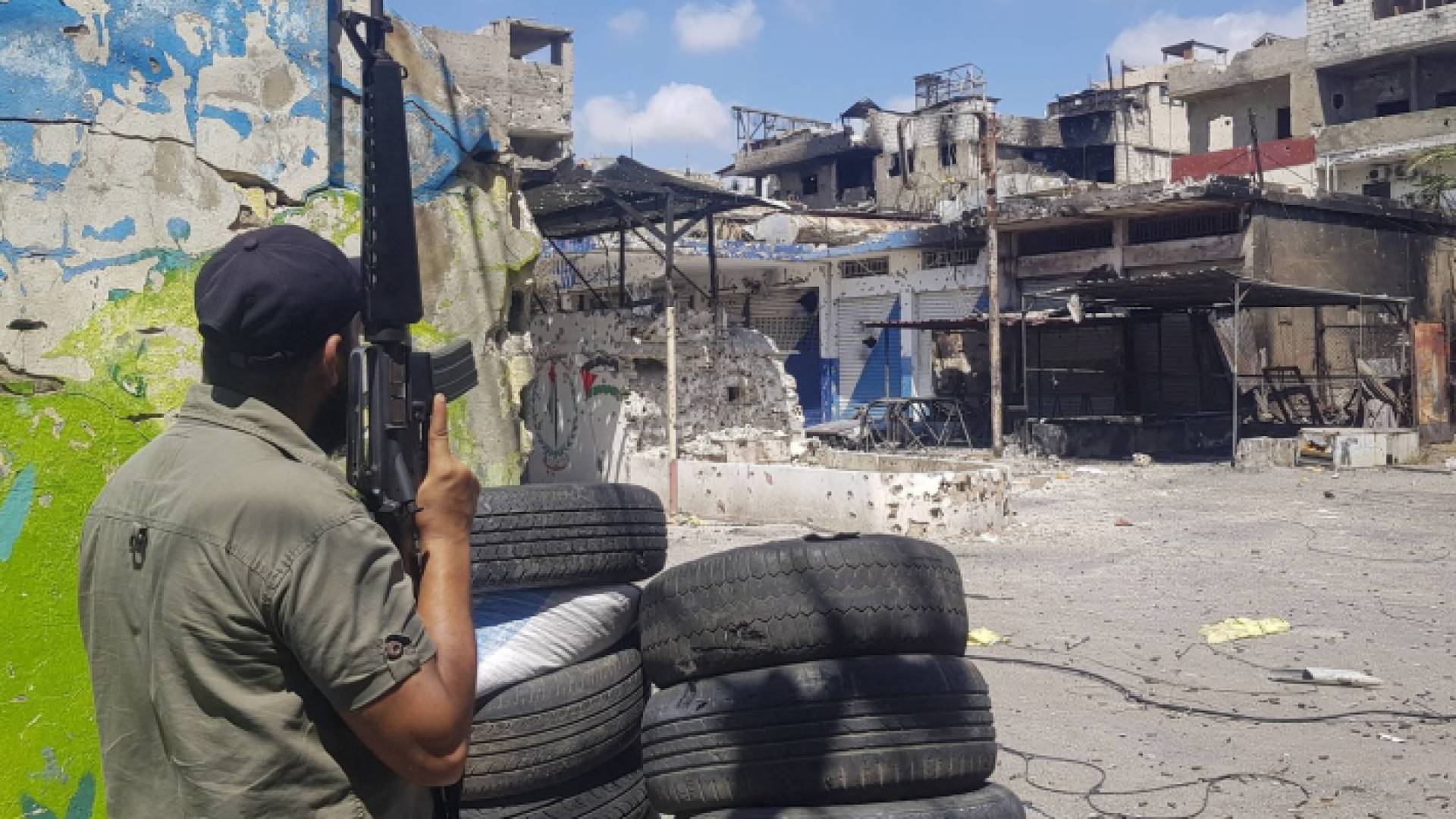 مسلحون في مخيم عين الحلوة