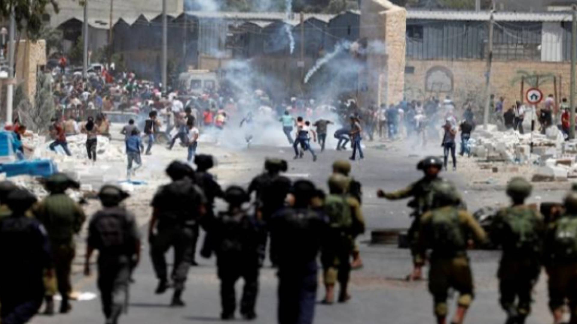 صورة أرشيفية لمواجهات مع الاحتلال في إحدى البلدات الفلسطينية