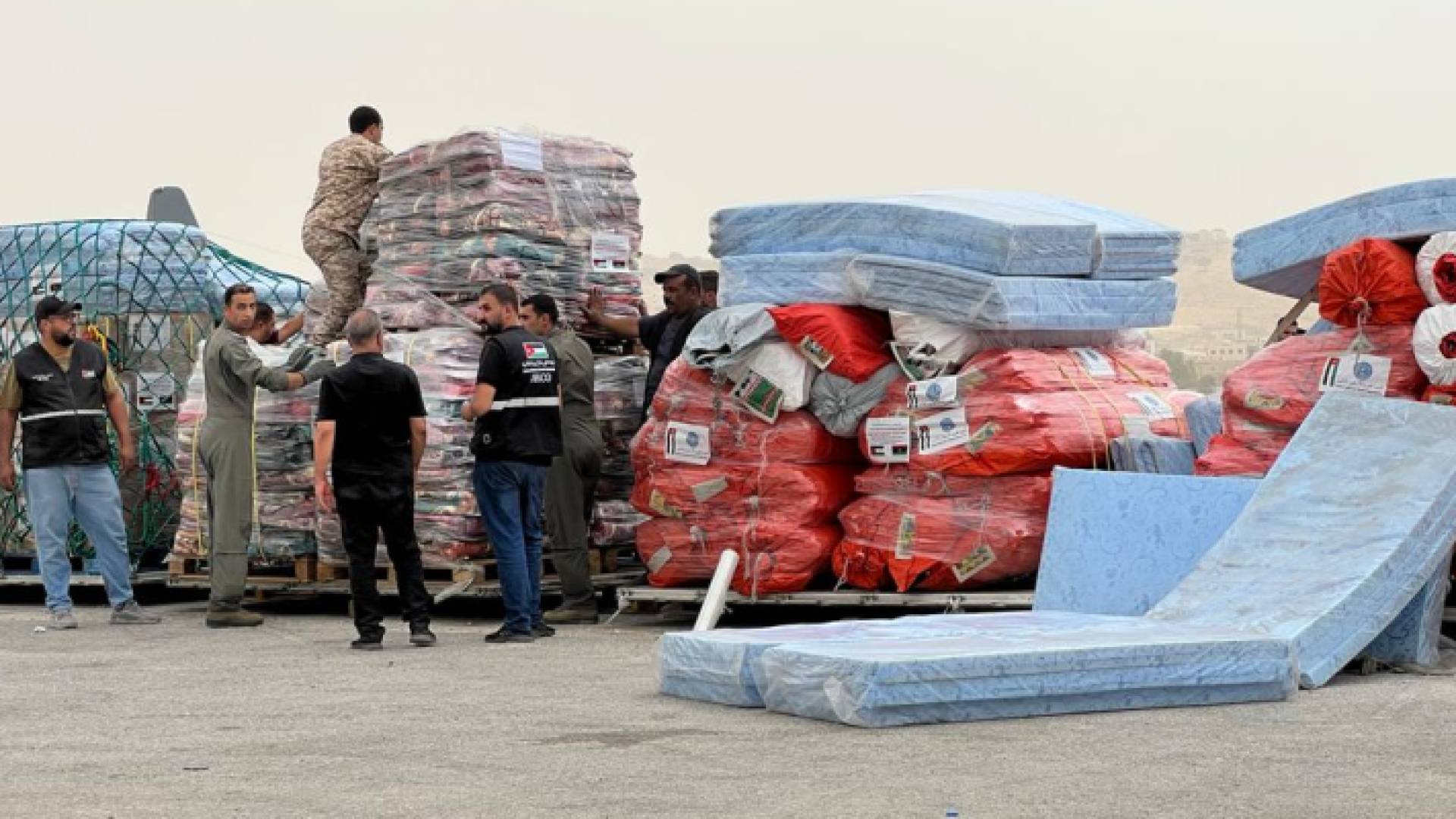 مساعدات الهيئة الخيرية الهاشمية إلى ليبيا بسبب إعصار "دانيال"