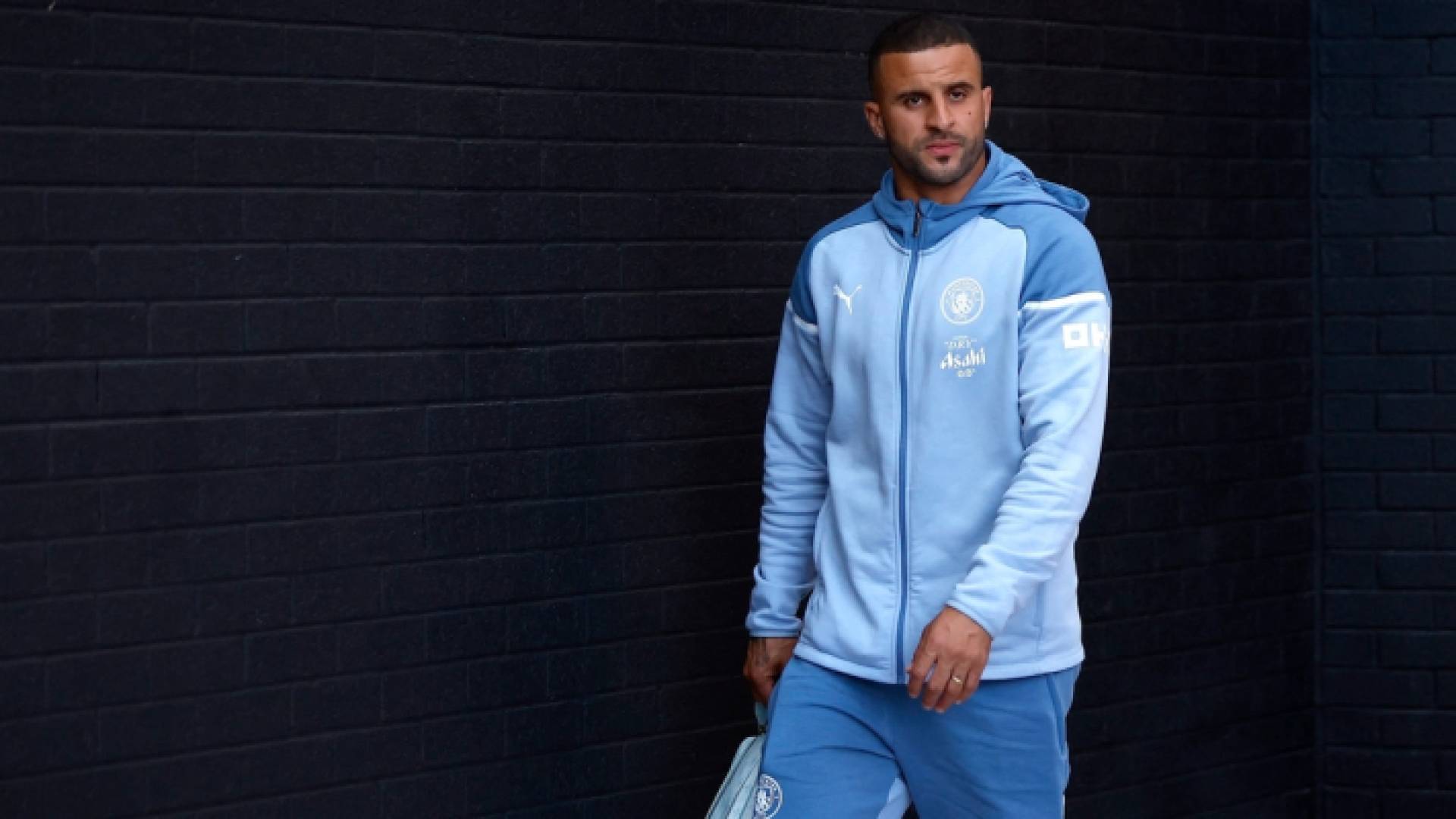 صورة سابقة لووكر