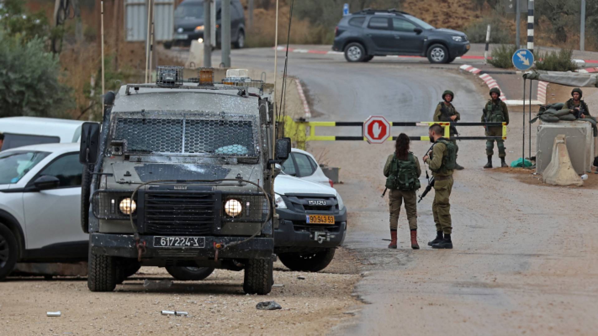 حواجز عسكرية نصبها الاحتلال الإسرئيلي