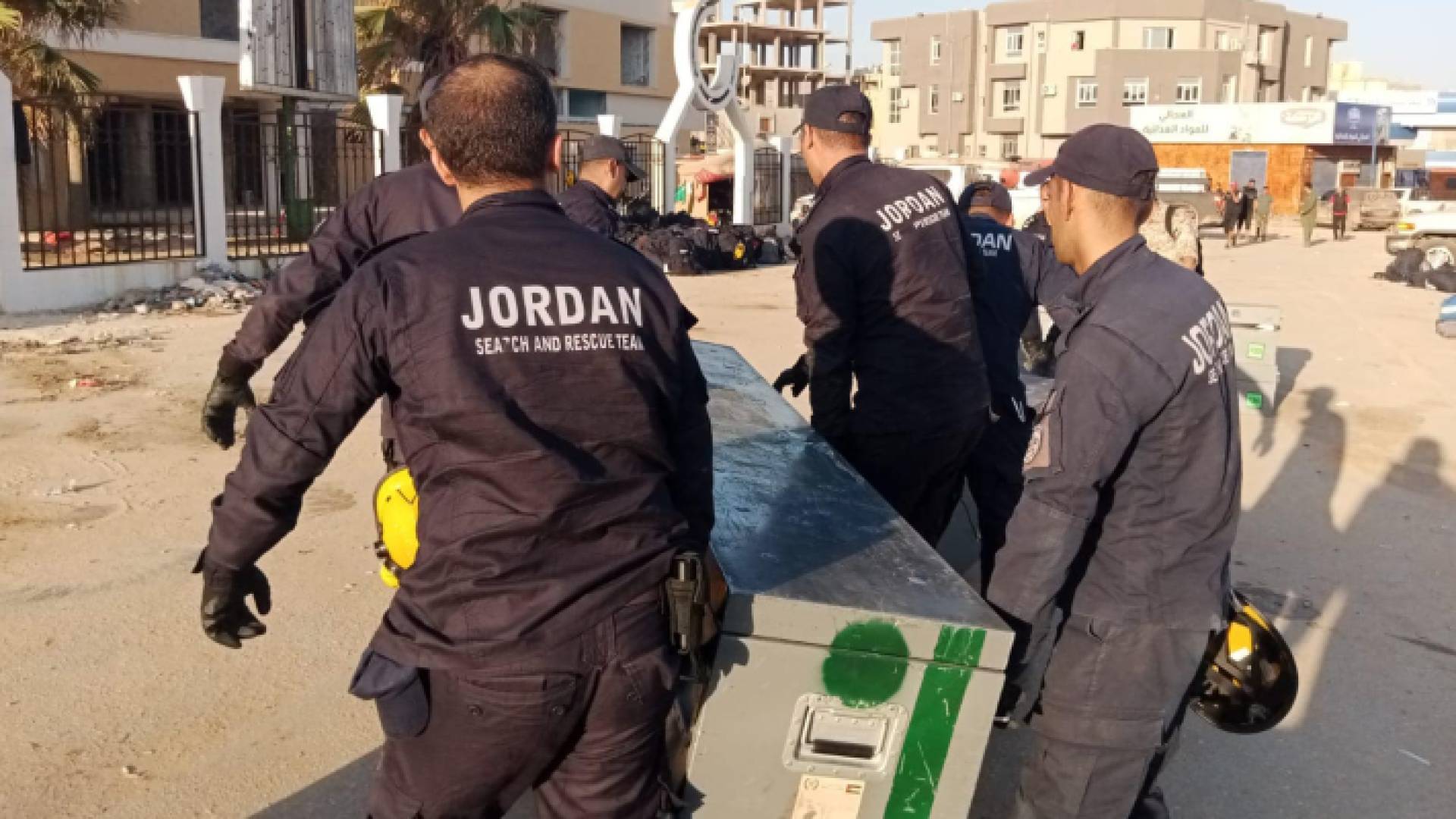 فريق البحث والإنقاذ الأردني لدى وصوله مدينة درنة الليبية