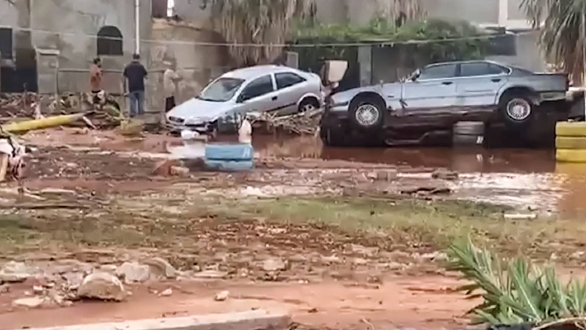 آثار الدمار الذي خلفه إعصار "دانيال"