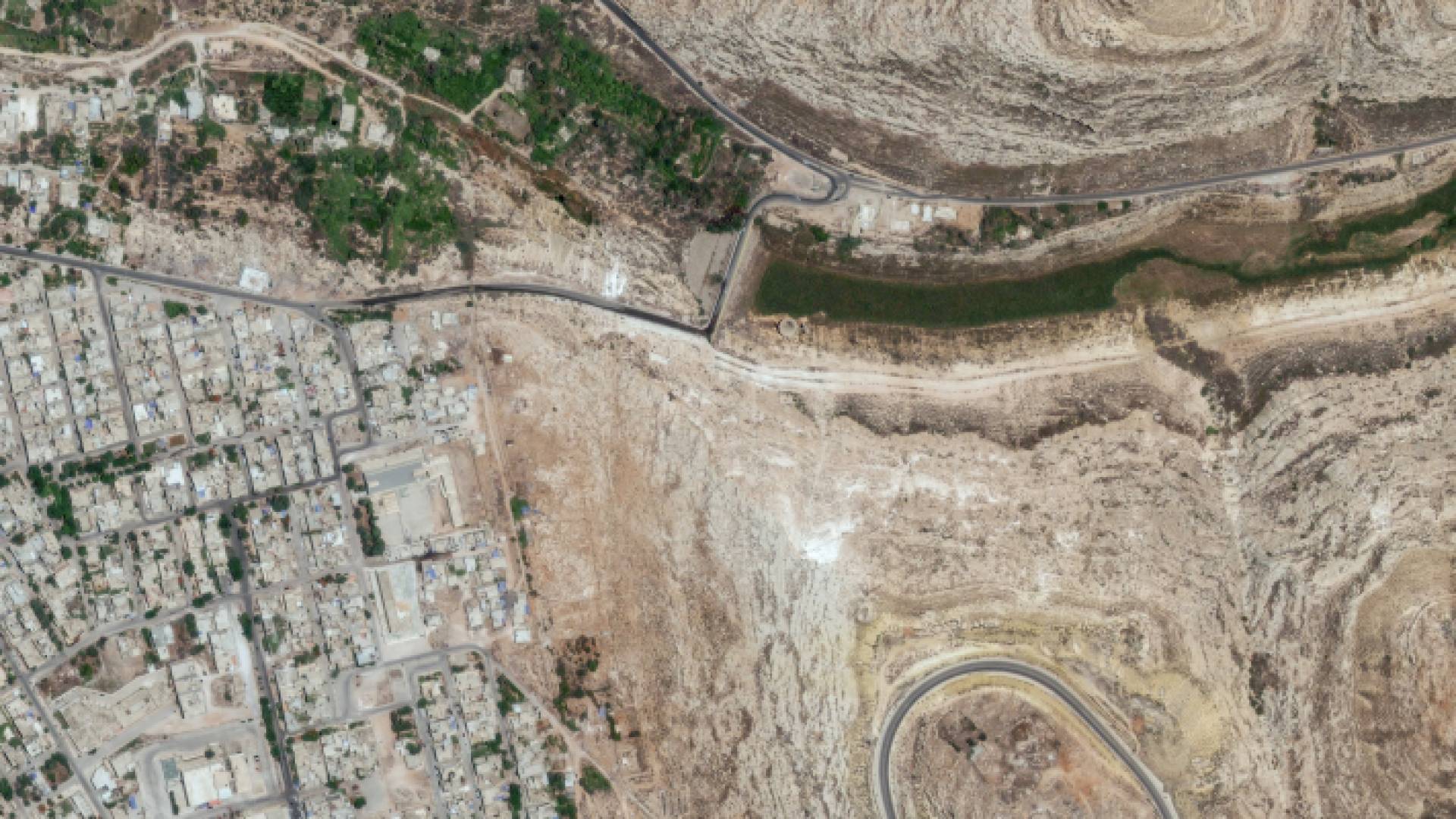 مقطع توضيحي لسد درنة