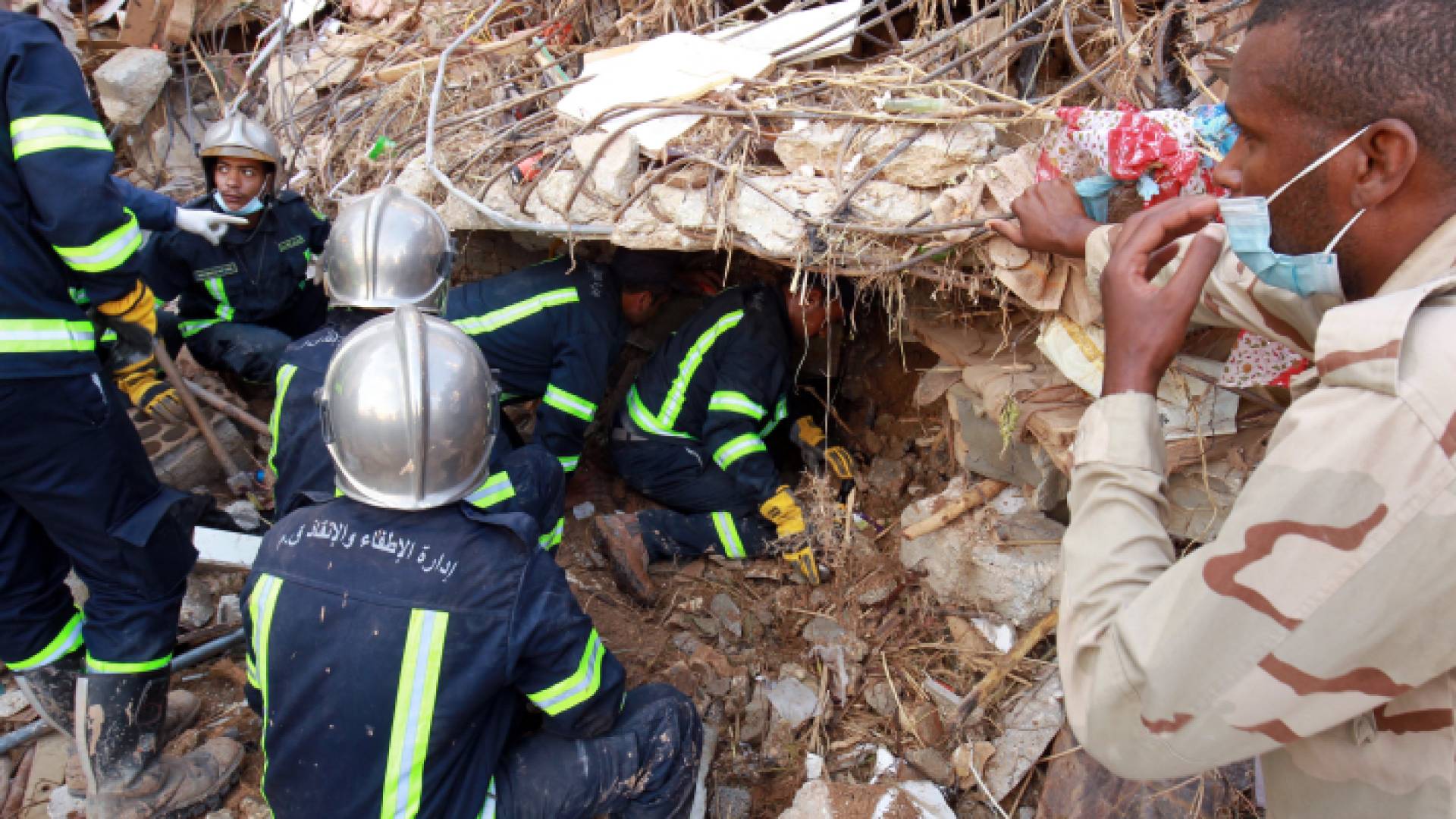 كوادر الدفاع المدني الليبية