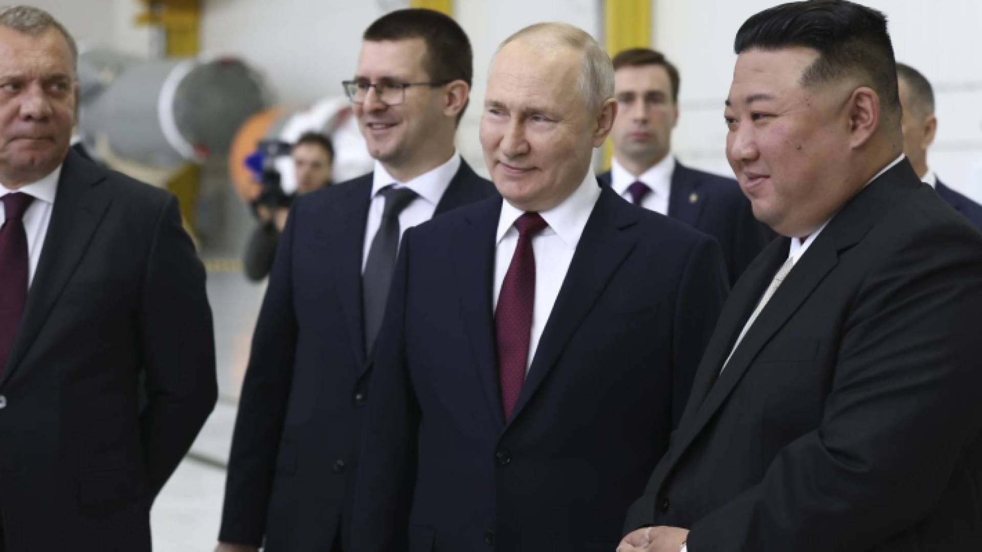 الزعيم الكوري الشمالي كيم جونغ أون والرئيس الروسي فلاديمير بوتين