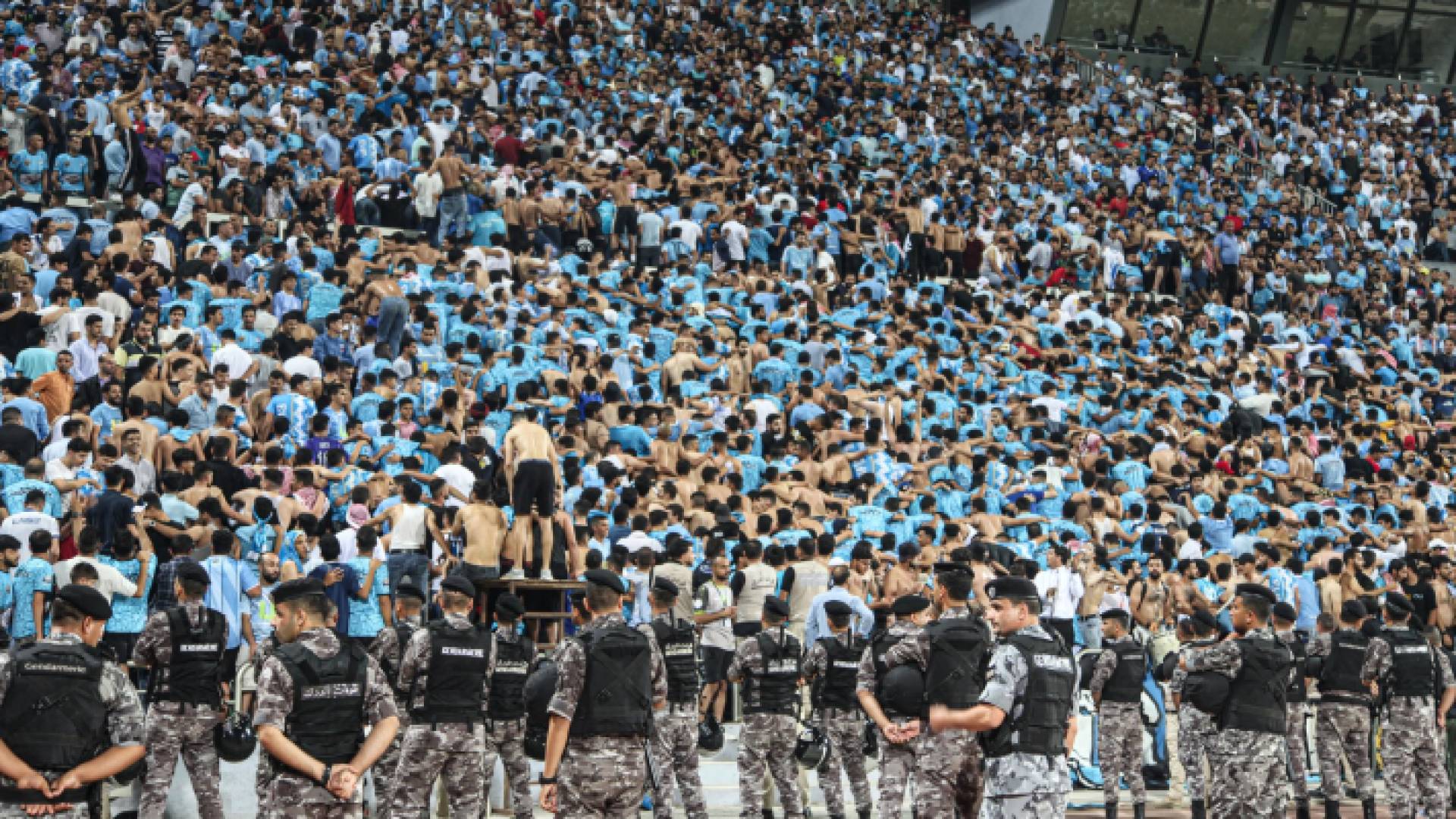 صورة سابقة لجمهور الفيصلي