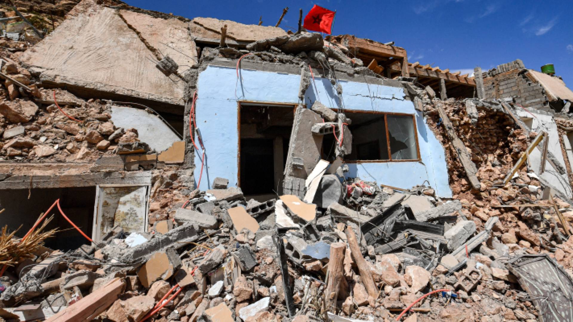 آثار الزلزال المدمر الذي ضرب إحدى المدن المغربية قبل أيام