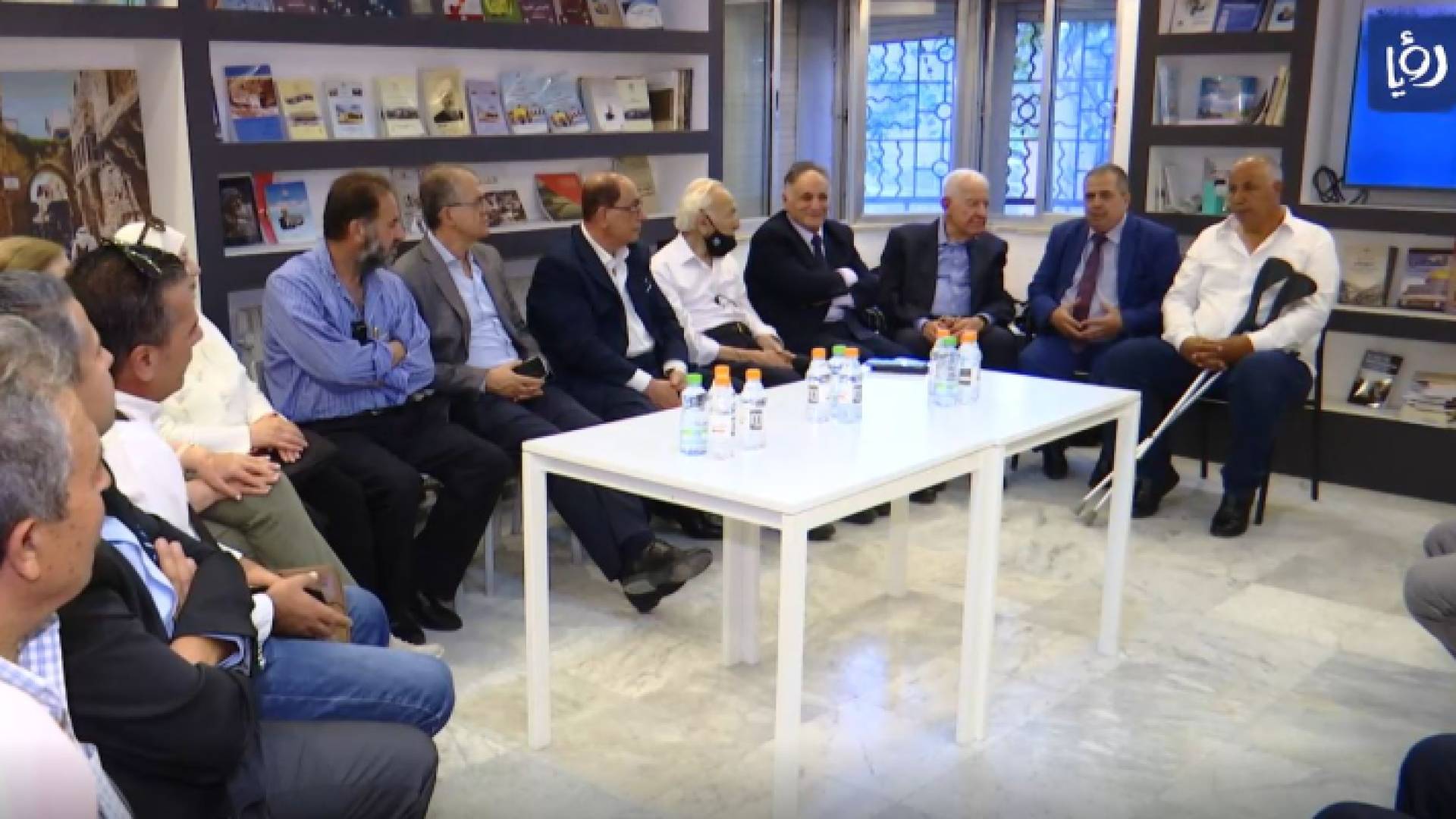 جانب من اجتماعات الحملة الدولية للدفاع عن القدس وممثلين عن جمعيات القدس في بيت الذاكرة