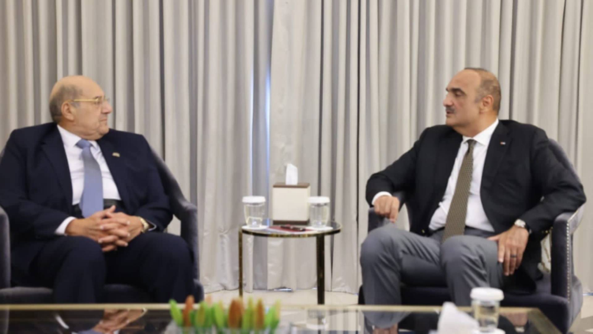 رئيس الوزراء بشر الخصاونة ورئيس مجلس الشيوخ المصري عبدالوهاب عبدالرزاق