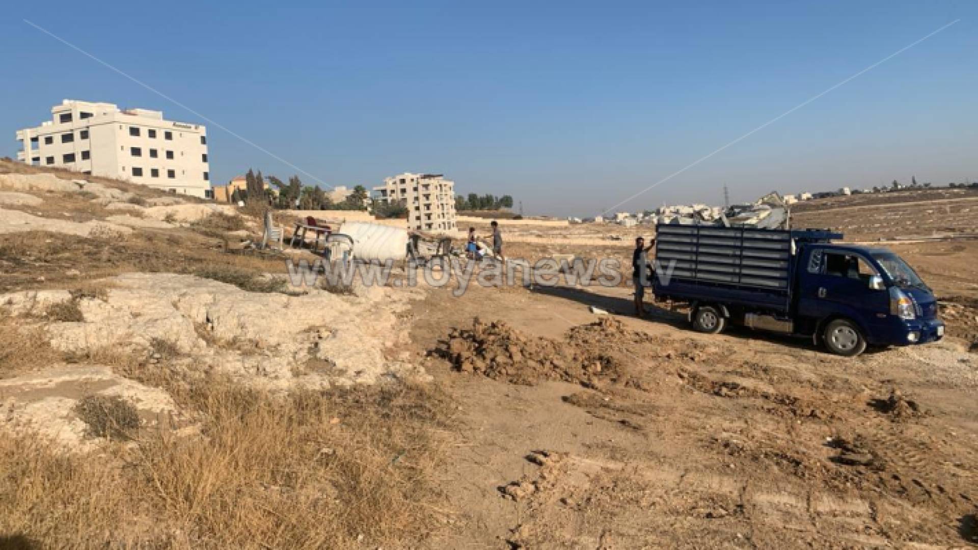 عقب إزالة الأكشاك المخالفة في طريق الخدمة الأيسر طريق المطار