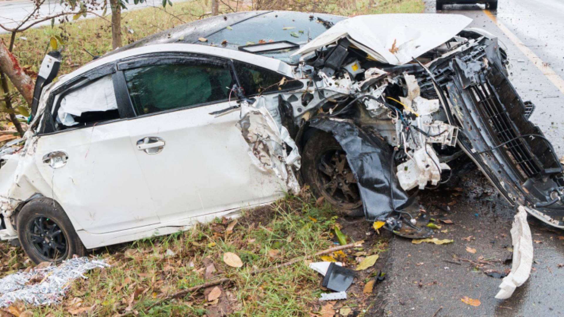 مركبة تعرضت لحادث تدهور "تعبيرية"