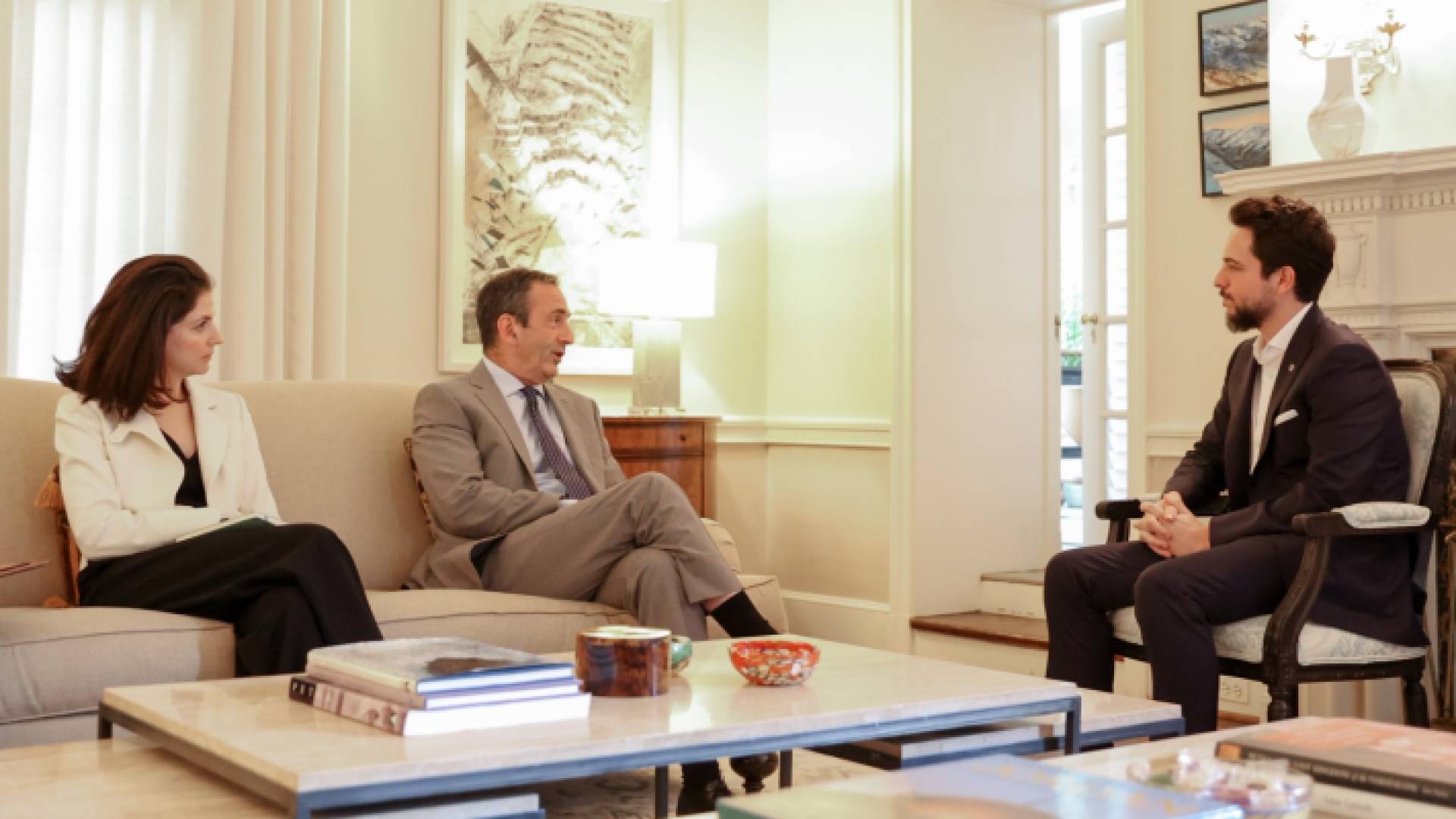 ولي العهد خلال لقائه مساعد الرئيس الأمريكي في واشنطن