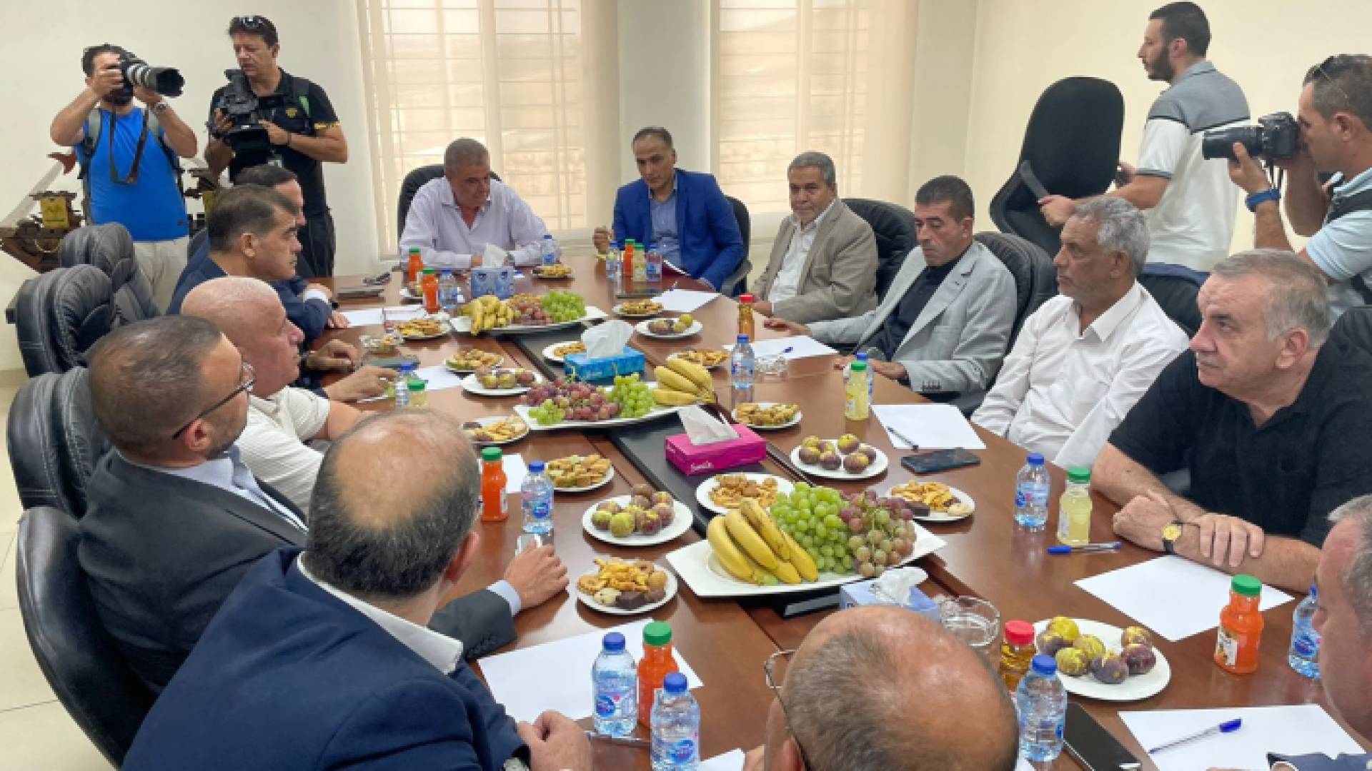 من الاجتماع